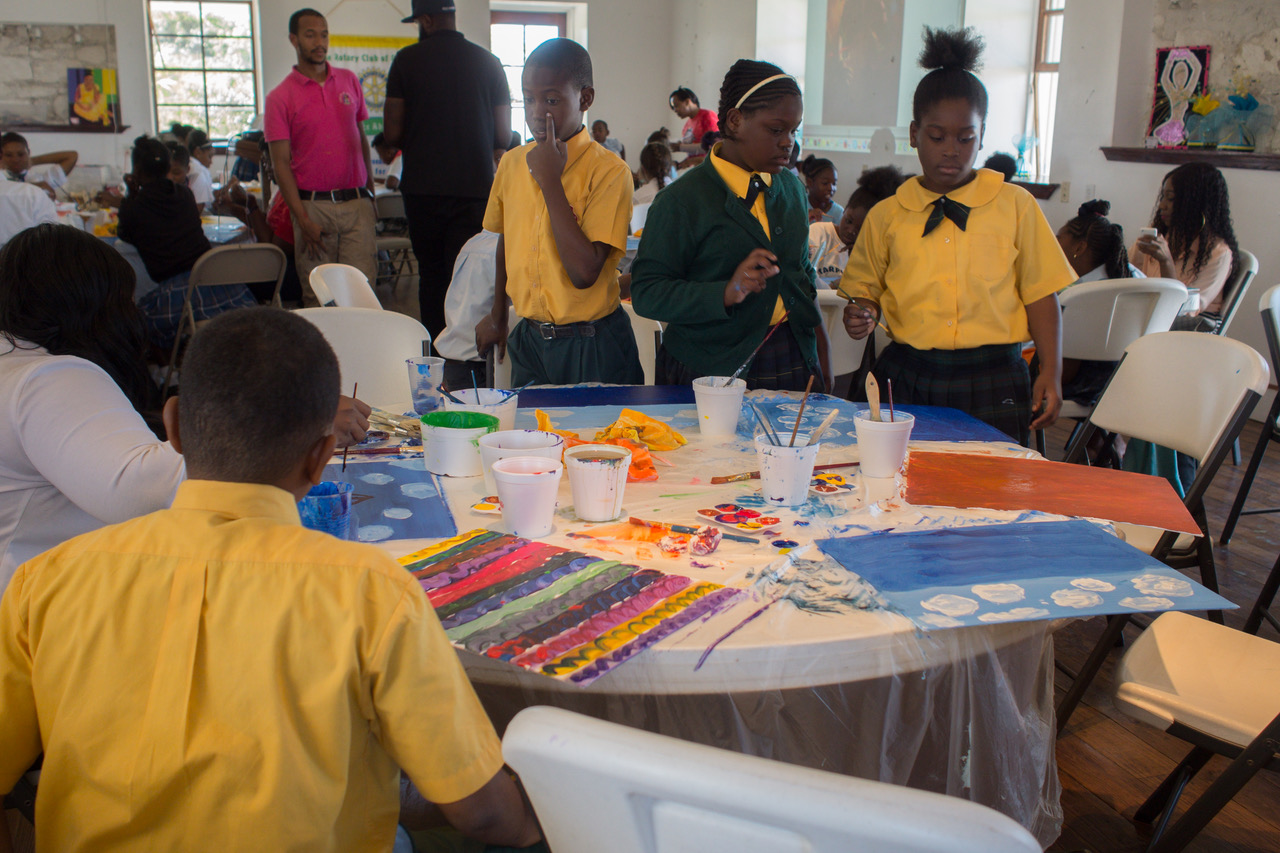 Students making art at Eleuthera workshop.