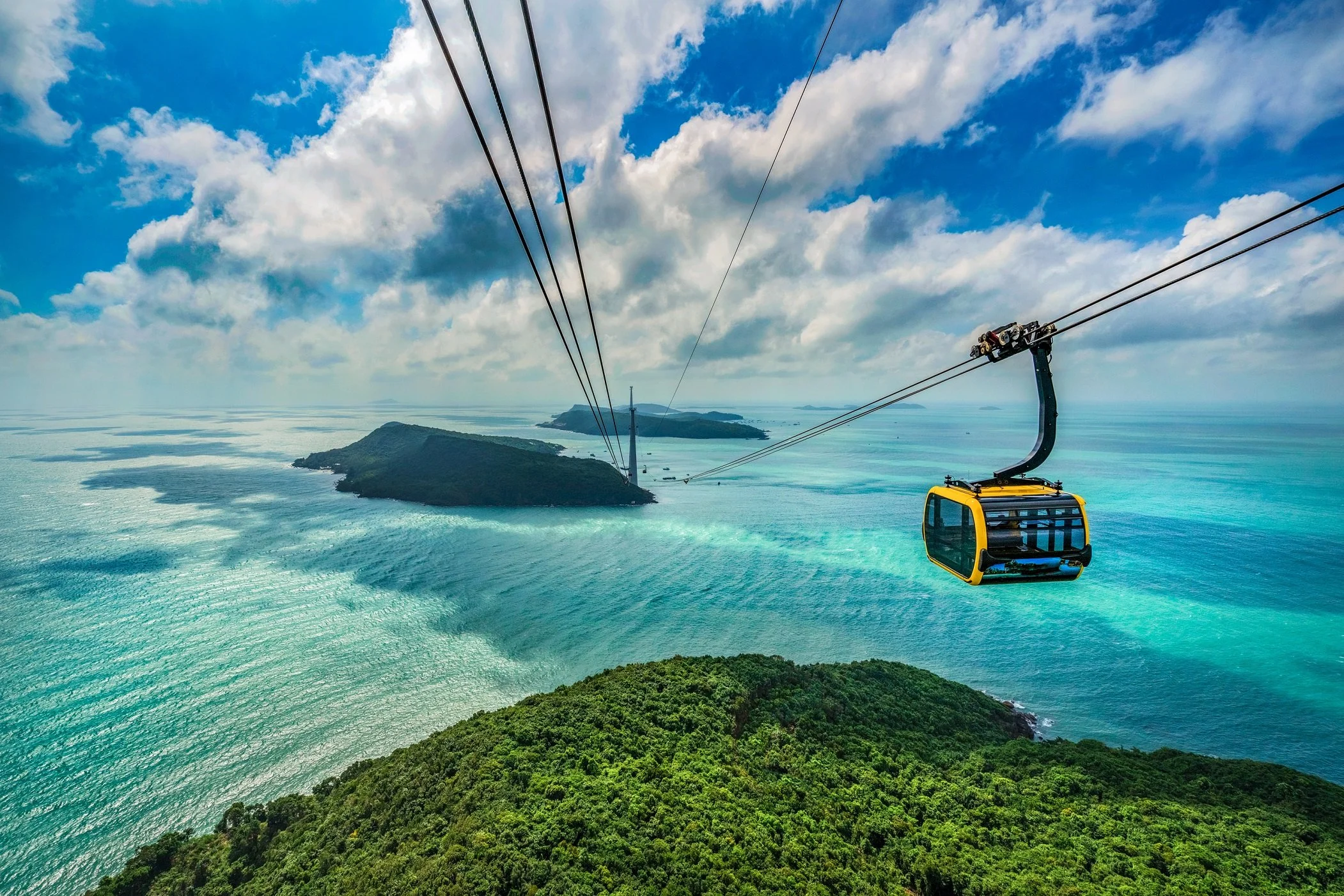 rixos-to-open-a-resort-in-phú-quốc-vietnam-later-in-2025-seele-magazine Cable car to Hon Thom.jpg