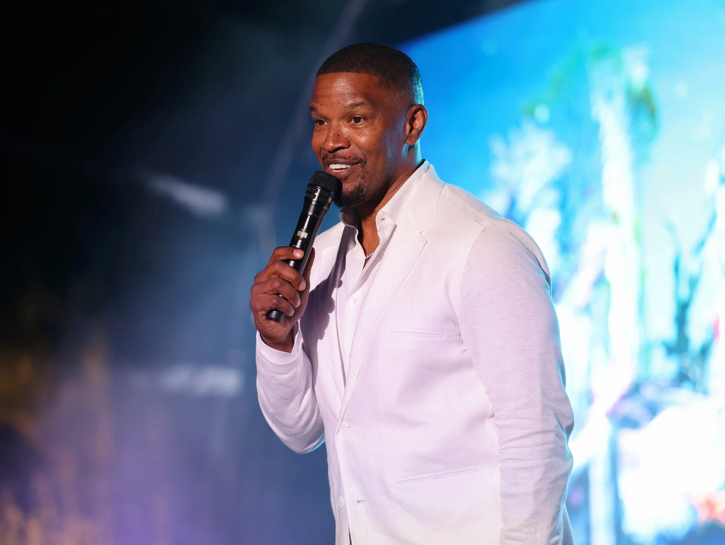 jamie-foxx-hosts-and-rita-ora-performs-at-the-summer-gala-in-saint-tropez-seele-magazine.JPG