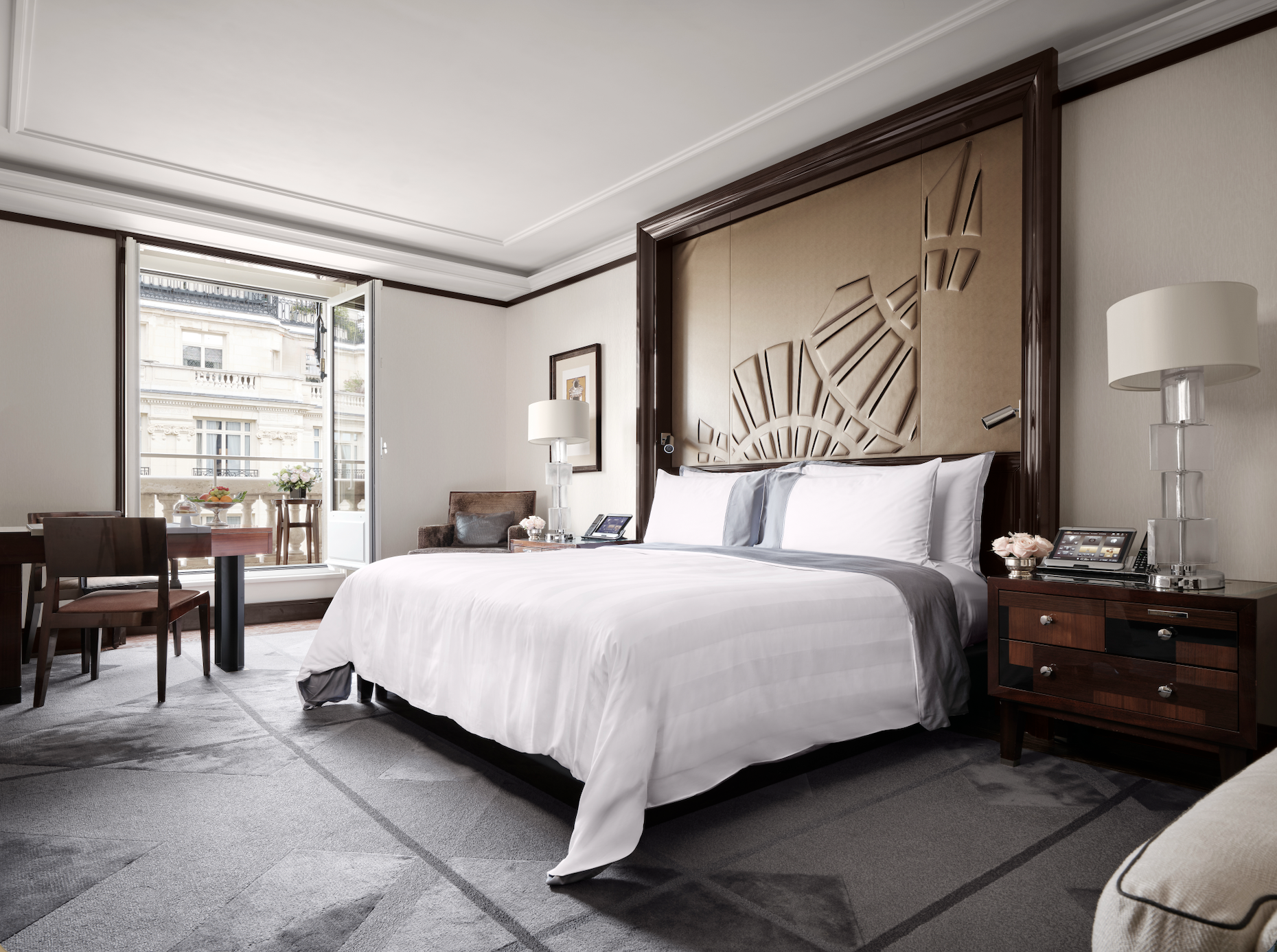 the-fashion-week-edit-paris-and-milans-most-coveted-addresses-seele-magazine Peninsula  Paris Grand Premier Room Bedroom.png