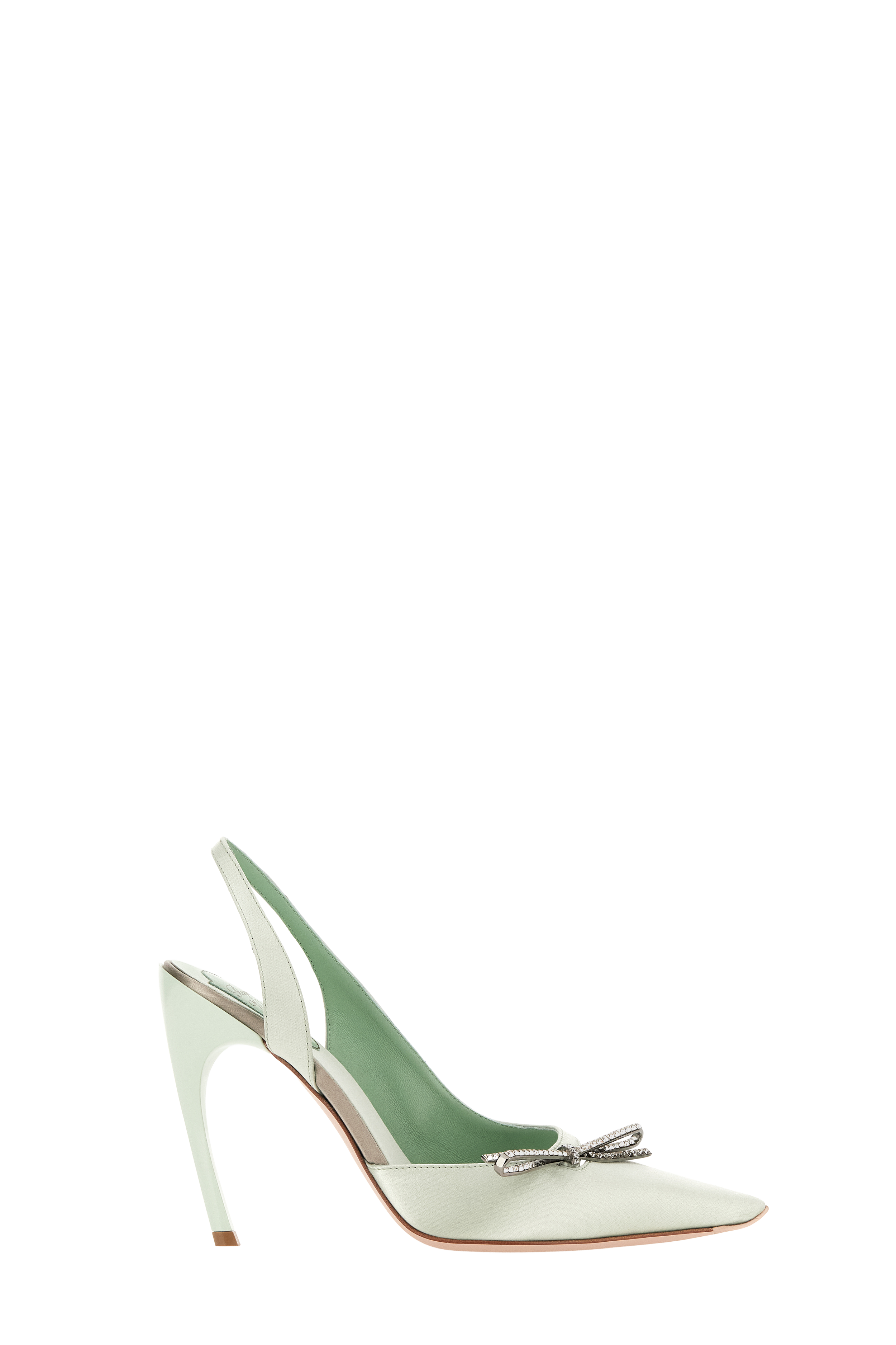 gherardo-felloni-invites-women-into-a-world-of-passion-during-paris-fashion-week-seele-magazine 3.png