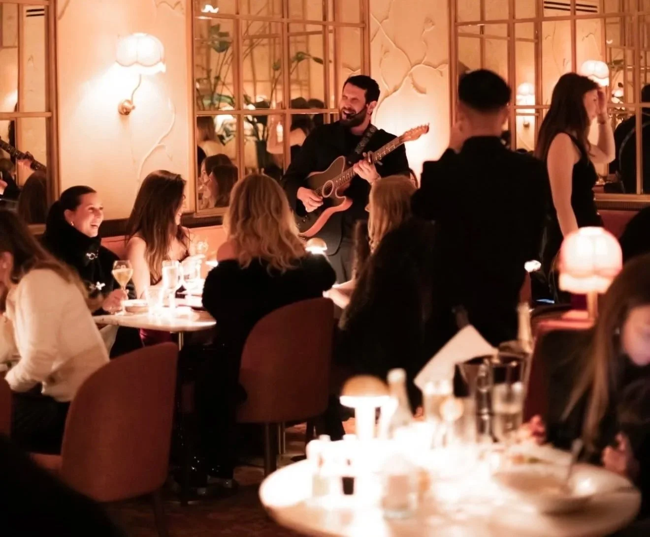 Siena Paris Reminds Us What Dinners Are Supposed To Be: Long and Slow