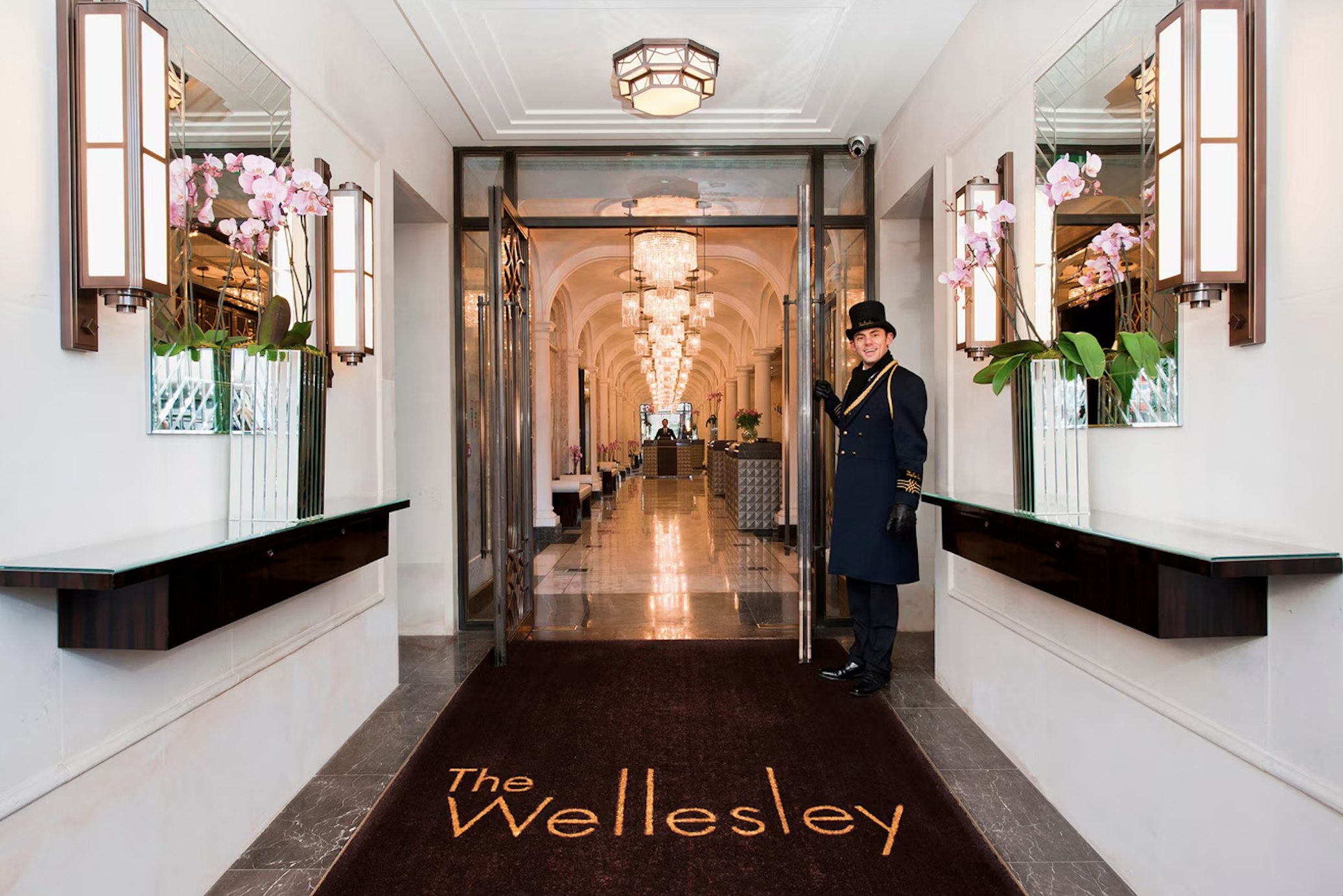 review-the-wellesley-knightsbridge-seele-magazine 2.png
