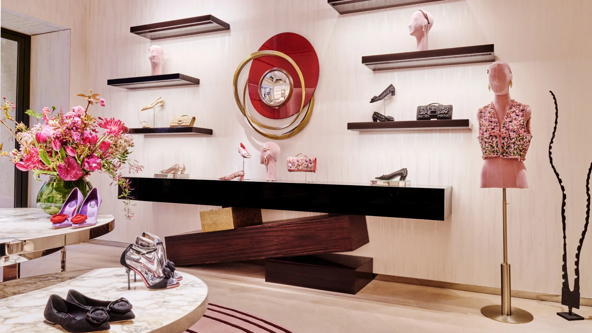 roger-vivier-opens-a-new-paris-flagship-location-on-rue-du-faubourg-saint-honoré-seele-magazine 2.jpg