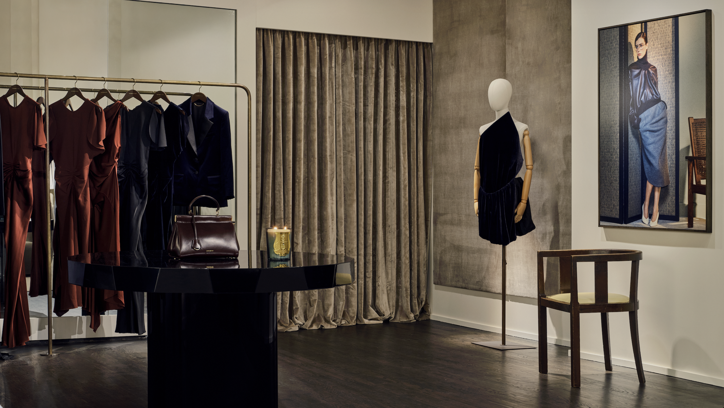 a-look-inside-the-new-victoria-beckham-soho-store-in-new-york-city-seele-magazine 4.png