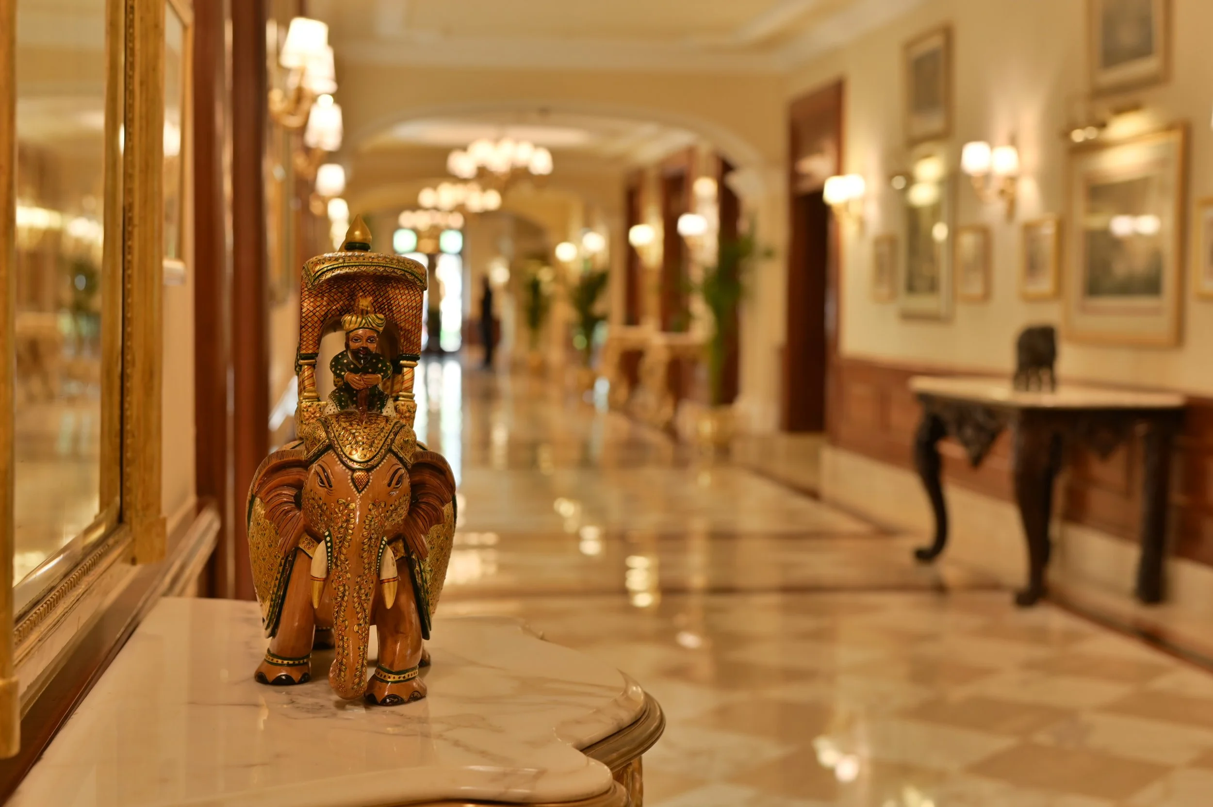 hotel-review-the-imperial-new-delhi-seele-magazine-rsinghsandhu  lobby corridor.JPG