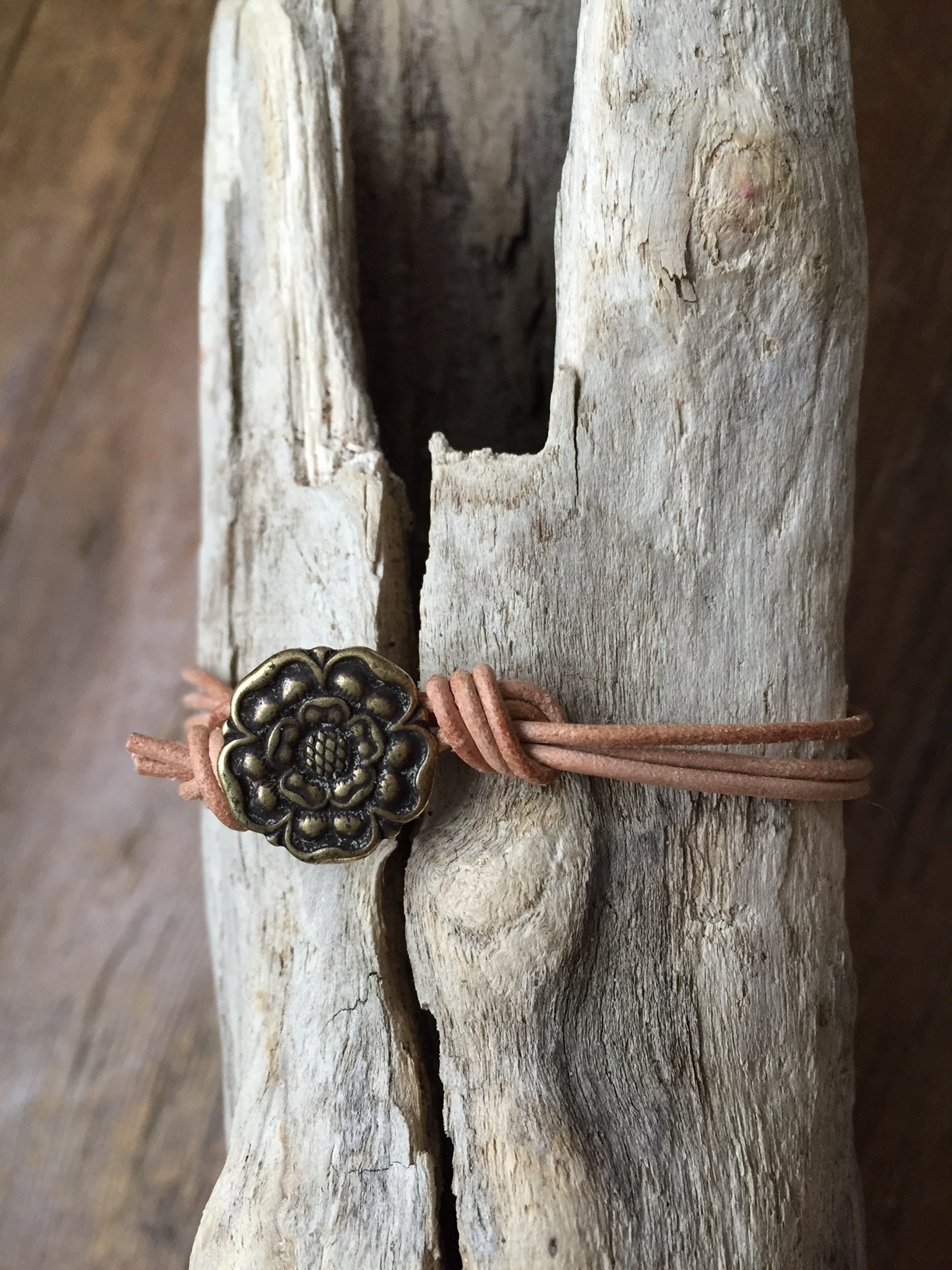 BraceletLightGold3.JPG