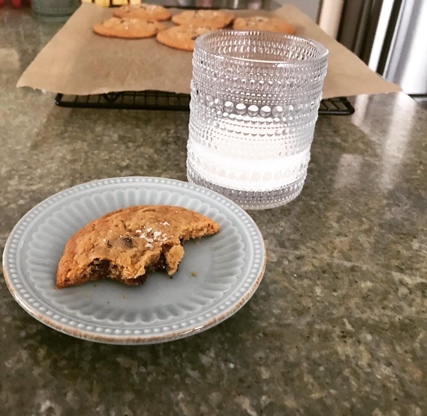 Ever since I gave my old job the heave-ho, I&rsquo;ve been talking about making @thelazygenius&rsquo;s &ldquo;absolute favorite&rdquo; chocolate chip cookies. But the dough in that recipe takes a three-day snooze in the fridge and even a gal on sabba