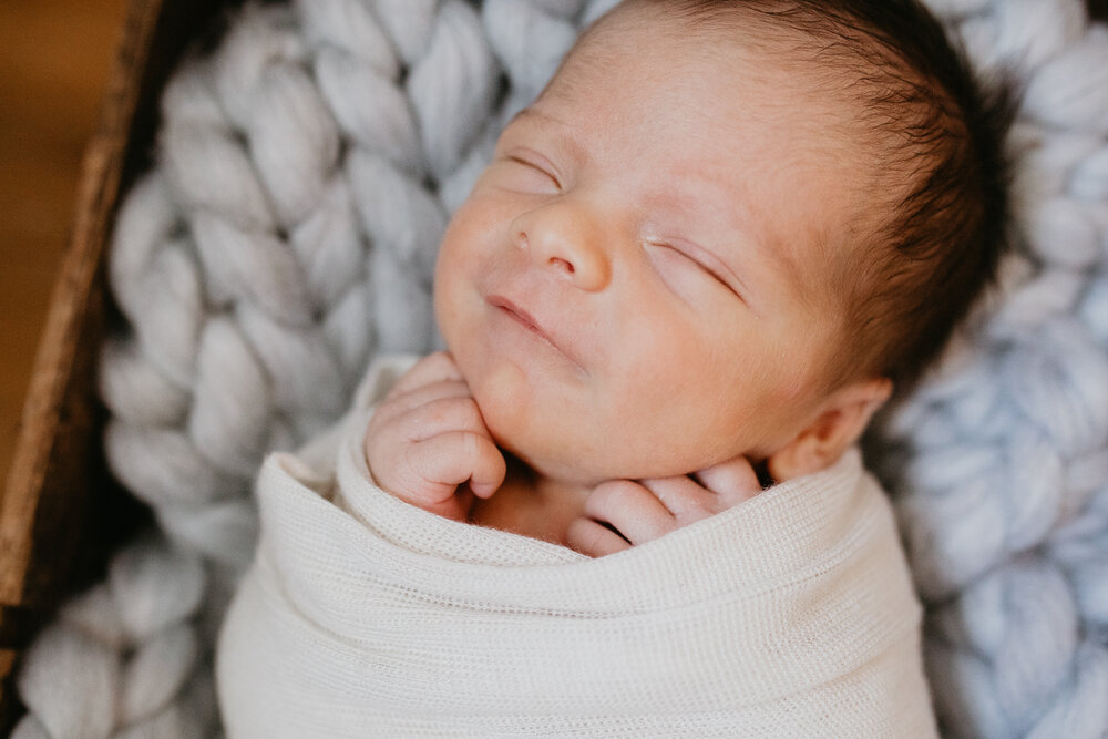 Buffalo newborn in home Buffalo family-1035.jpg