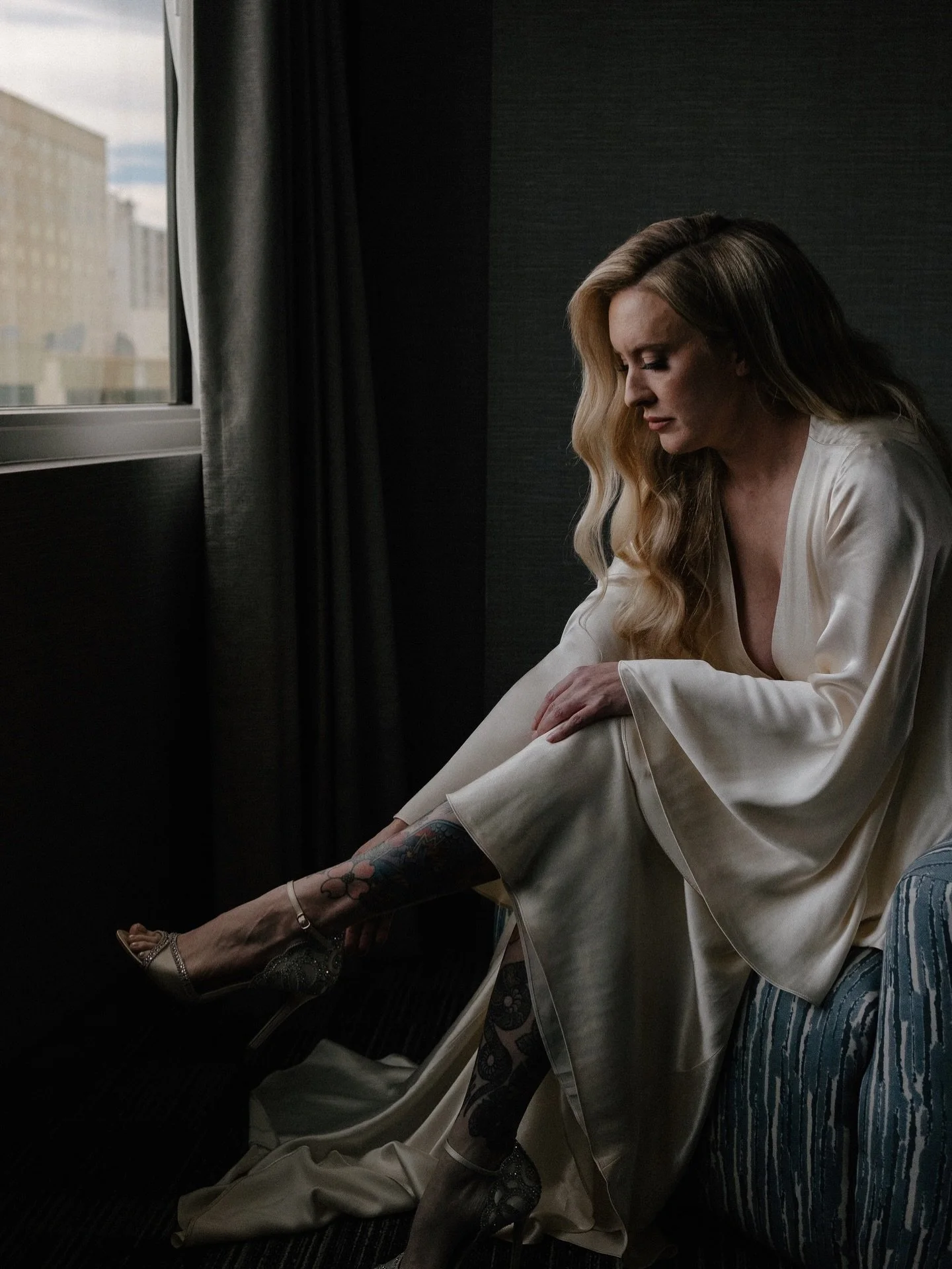 The calm before the chaos of a wedding day is always a fav.