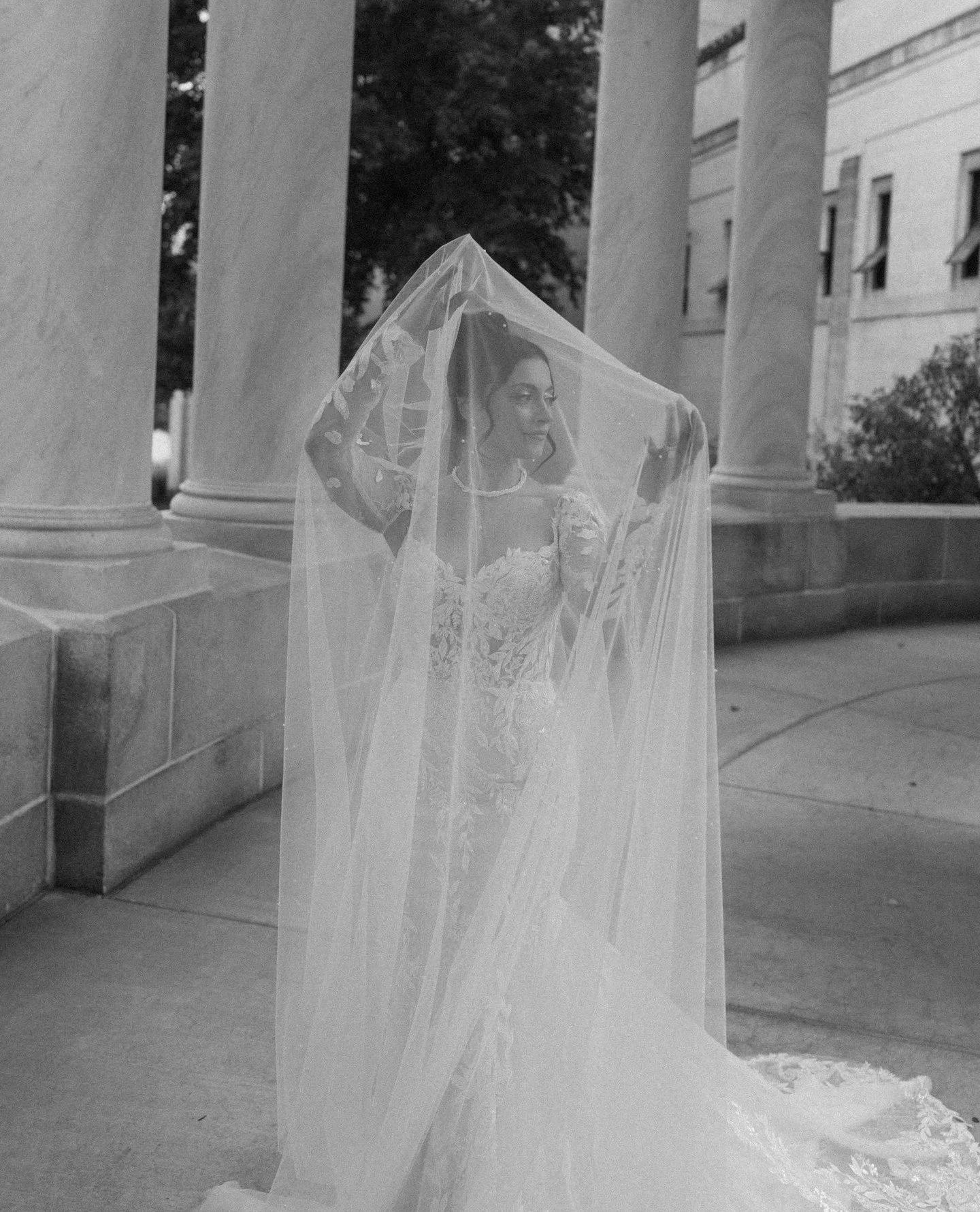 If there was ever a bride who fully owned her day&hellip; it was her.⁠
Even her veil had attitude in the best way.⁠
She made every little moment feel intentional, and honestly, photographing her was just fun.
