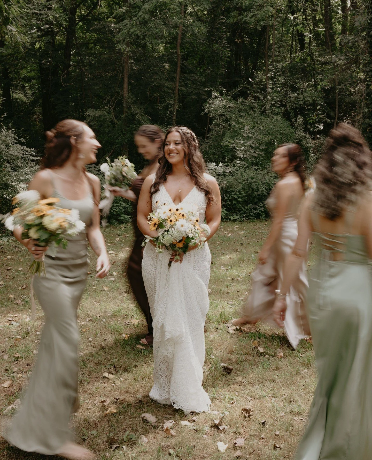 This part of the day always feels like a movie scene.⁠
Your closest people around you, bouquets in hand, all the excitement before the ceremony starts.⁠
#bridalparty #weddingday #seventharrowstudio #buffaloweddingphotographer #weddingmoments