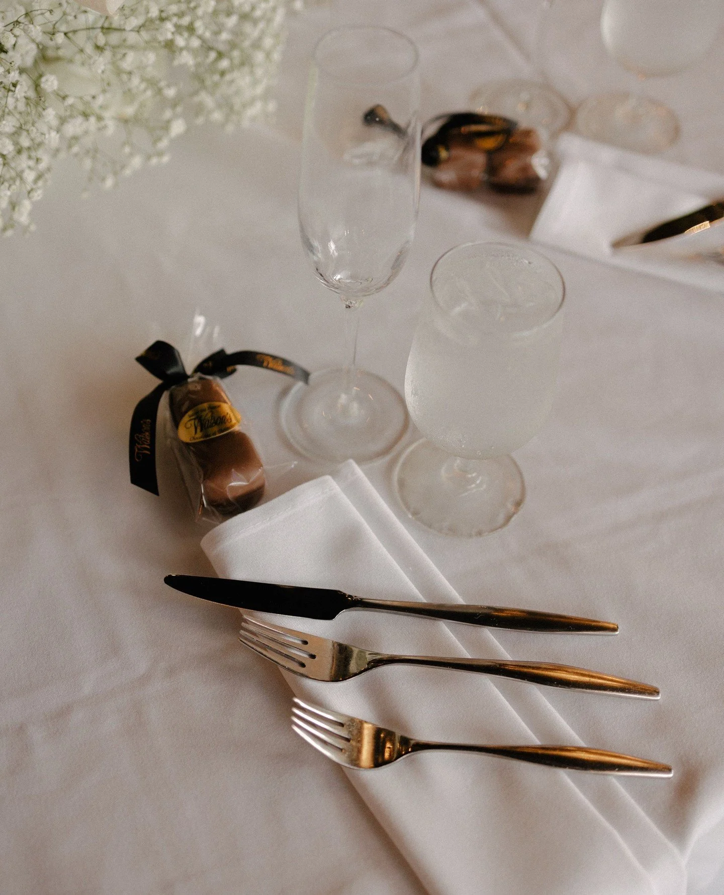 The little details always end up being part of the story.⁠
The rings, the glassware, the place settings someone carefully chose months before the day ever arrived.⁠
#bridaldetails #weddingdetails #seventharrowstudio #buffaloweddingphotographer #weddi
