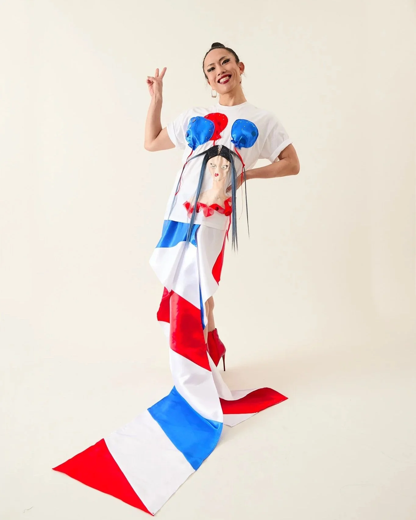 Le Fil Poses with Hand Embellished Tshirt