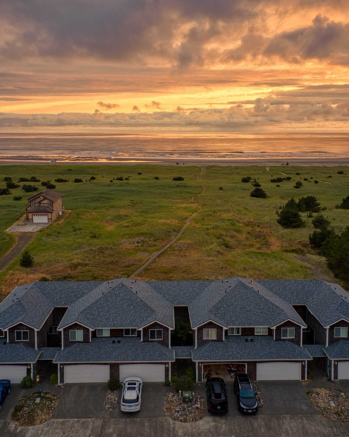 We&rsquo;ve made the tough decision to sell Honey BE Beach House. Over the past 5 years we have hosted hundreds of happy guests who have been able to make amazing memories with their friends and families. I&rsquo;m truly grateful we have been able to