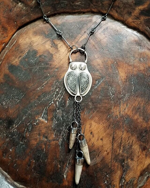 Whitetail Talisman.
.
.
.
.
#waijewelry #handcrafted #silverandbone #bonecollection #whitetail #deer #talisman #totem #huntress #warriorwoman  #shamaness #sterlingsilver #antlertips #fossilizedcoral #modernprimitive #primalchic #organicstyle #madebyh