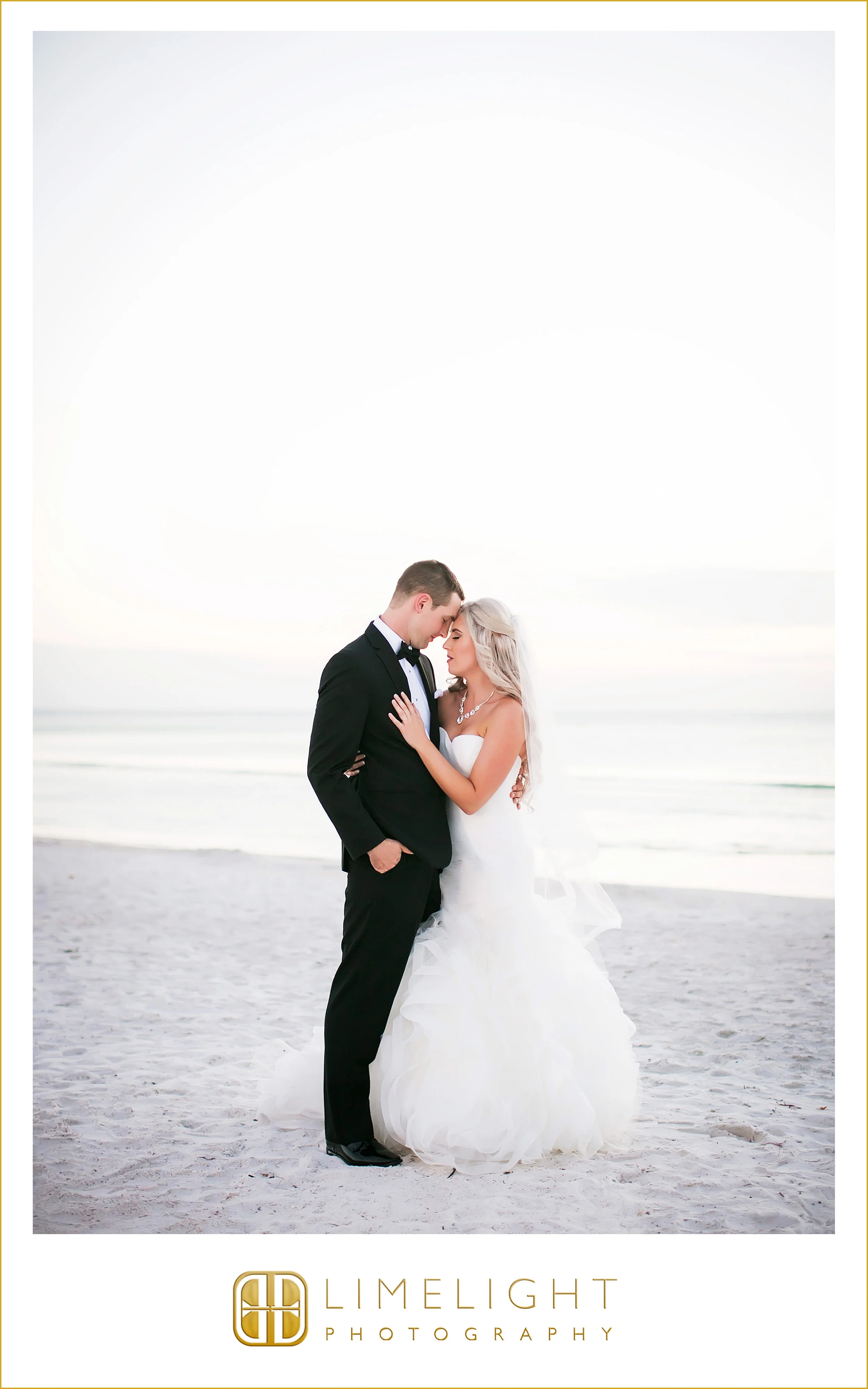 Portraits | Mr. & Mrs. | Wedding
