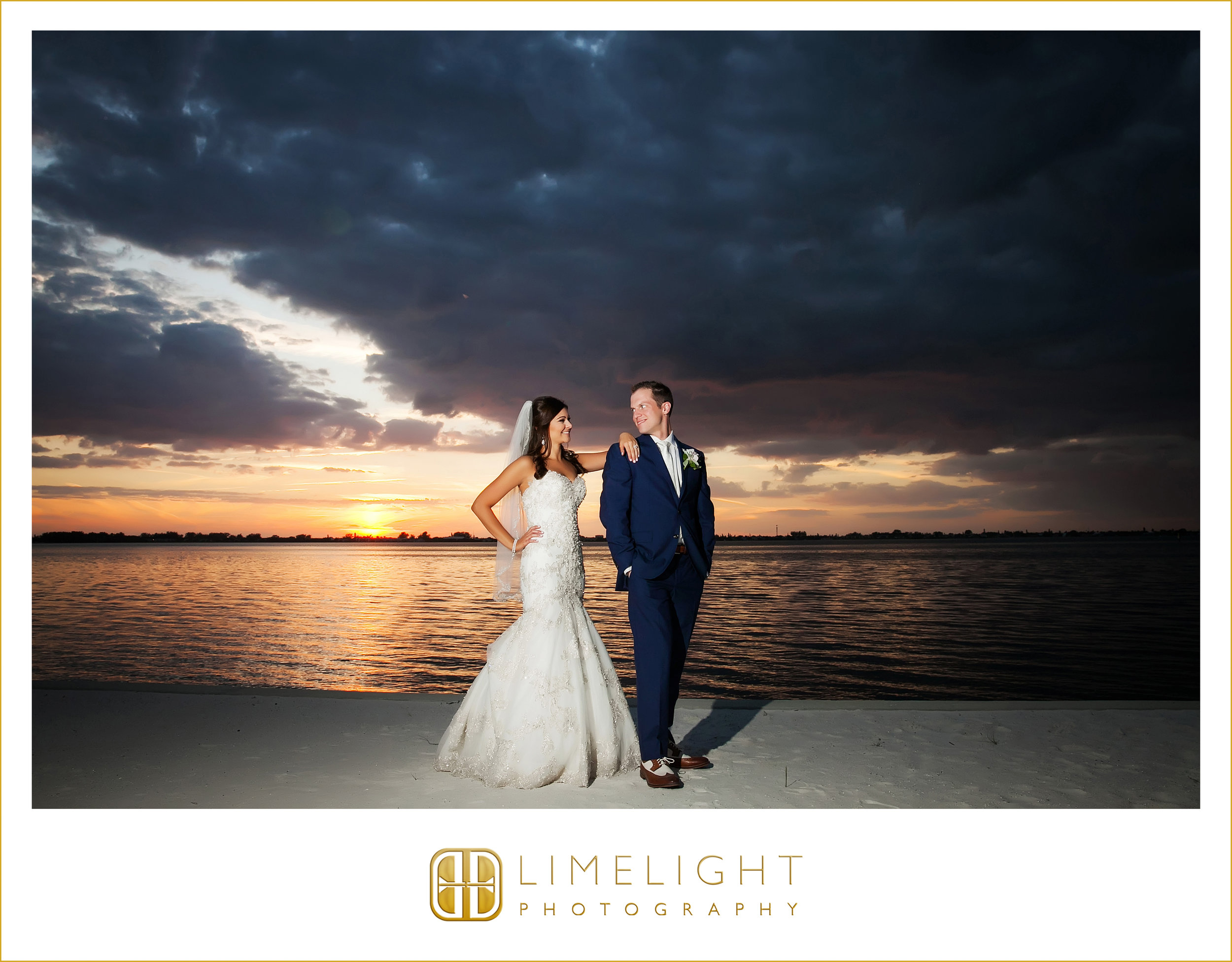 Sunset | Mr. & Mrs. | Wedding