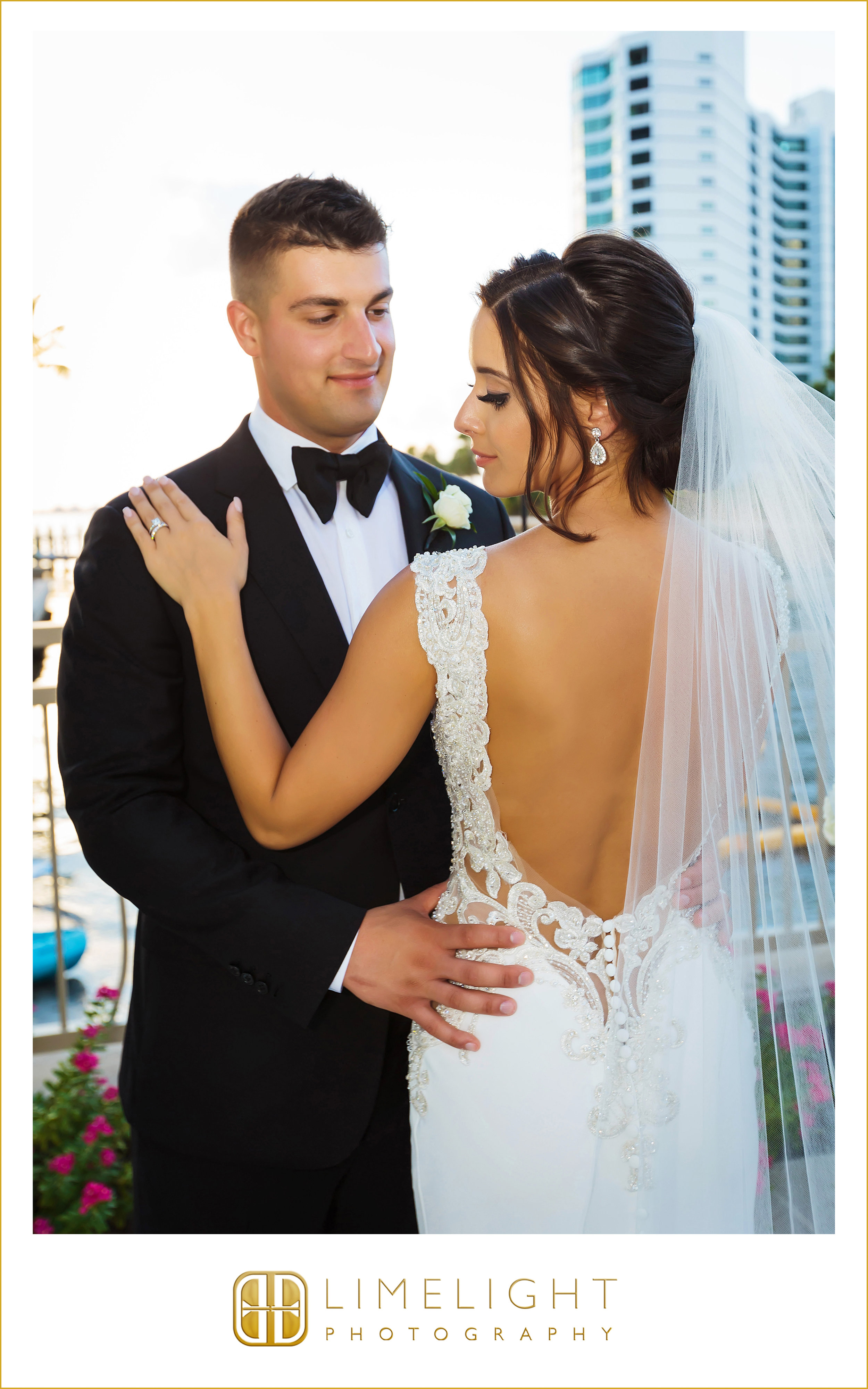 Portraits | Mr. & Mrs. | Wedding