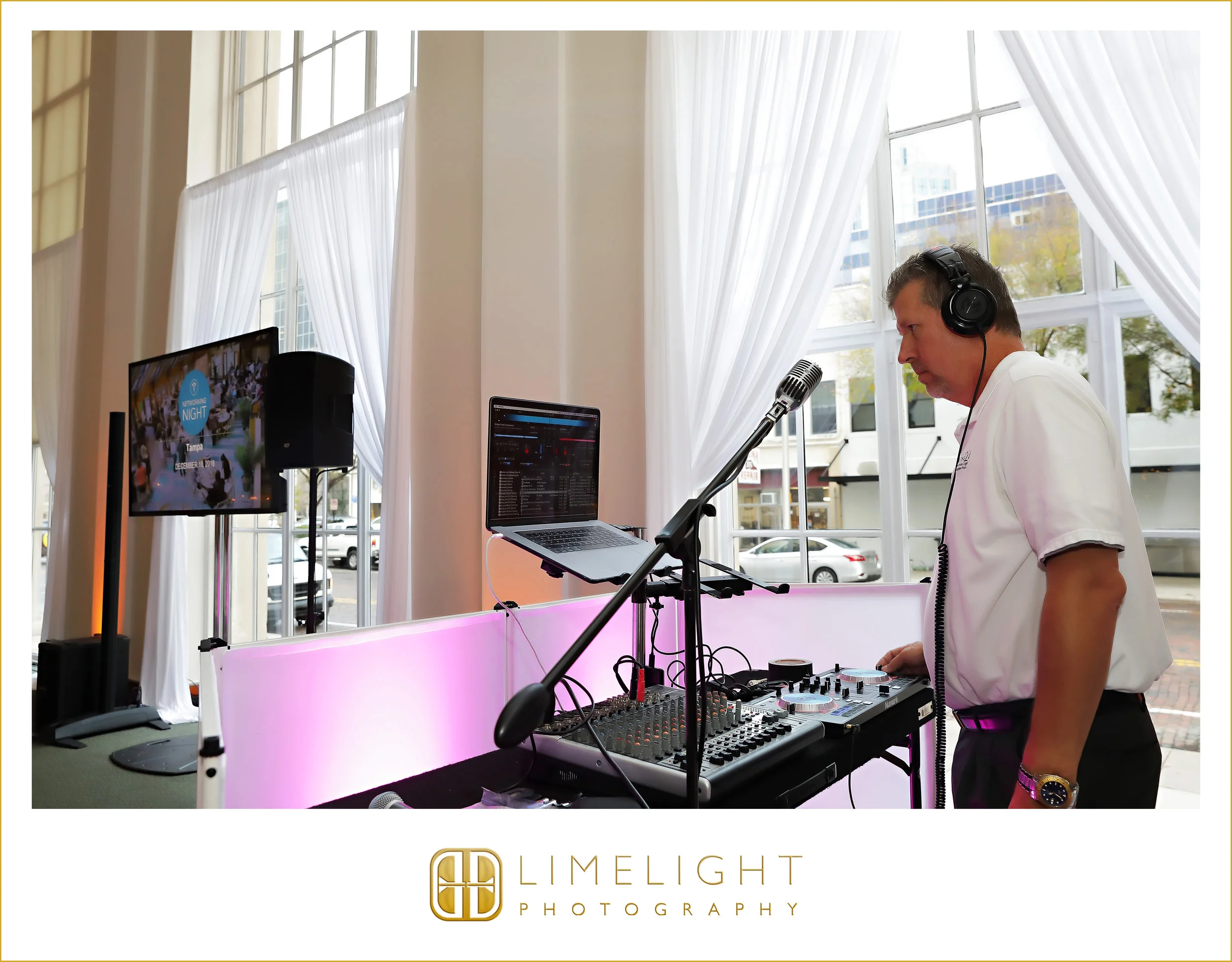 12.10.18WeddingWireEvent057.jpg
