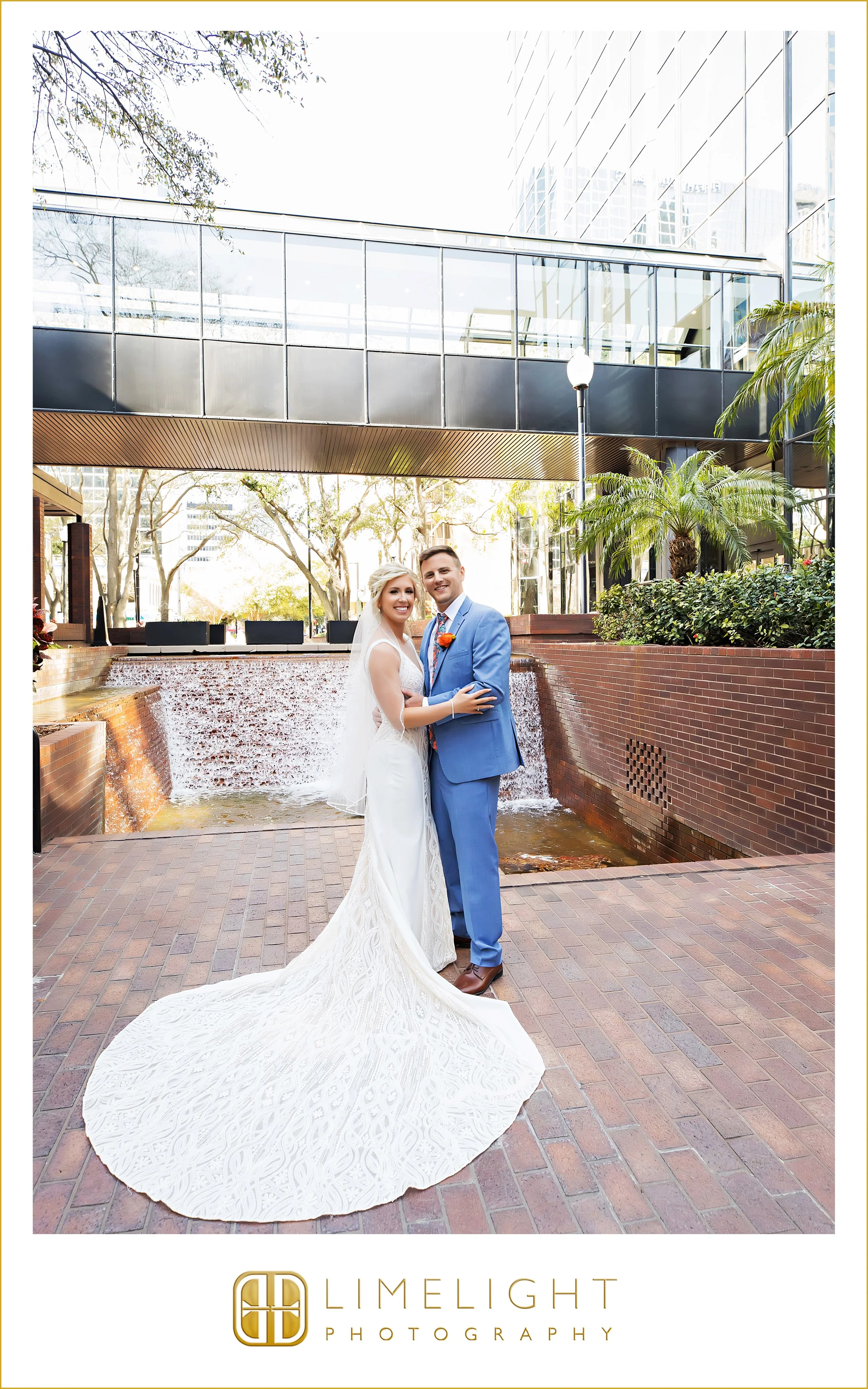 0022-The-Florida-Aquarium-Preferred-Wedding-Photographer.jpg