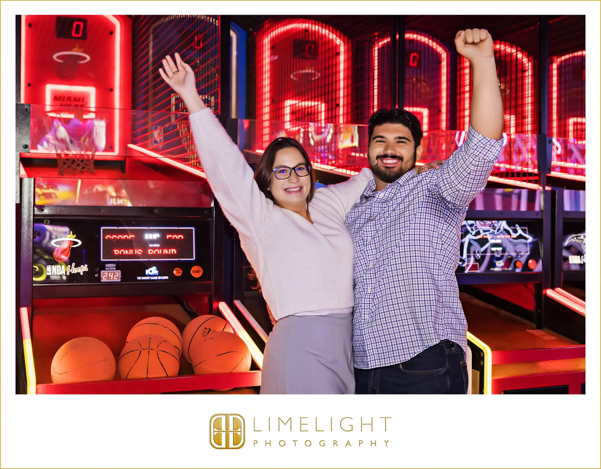 0006-engagement-session-arcade-inspo.jpg