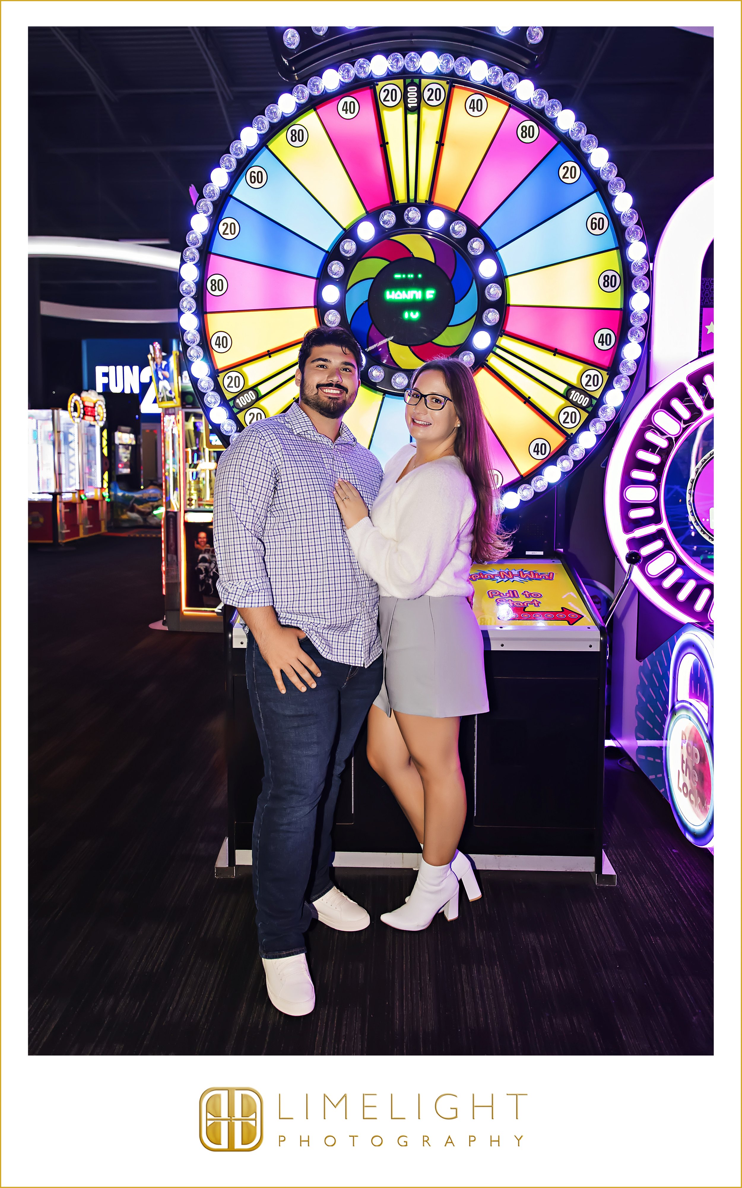 0019-engagement-session-arcade-inspo.jpg