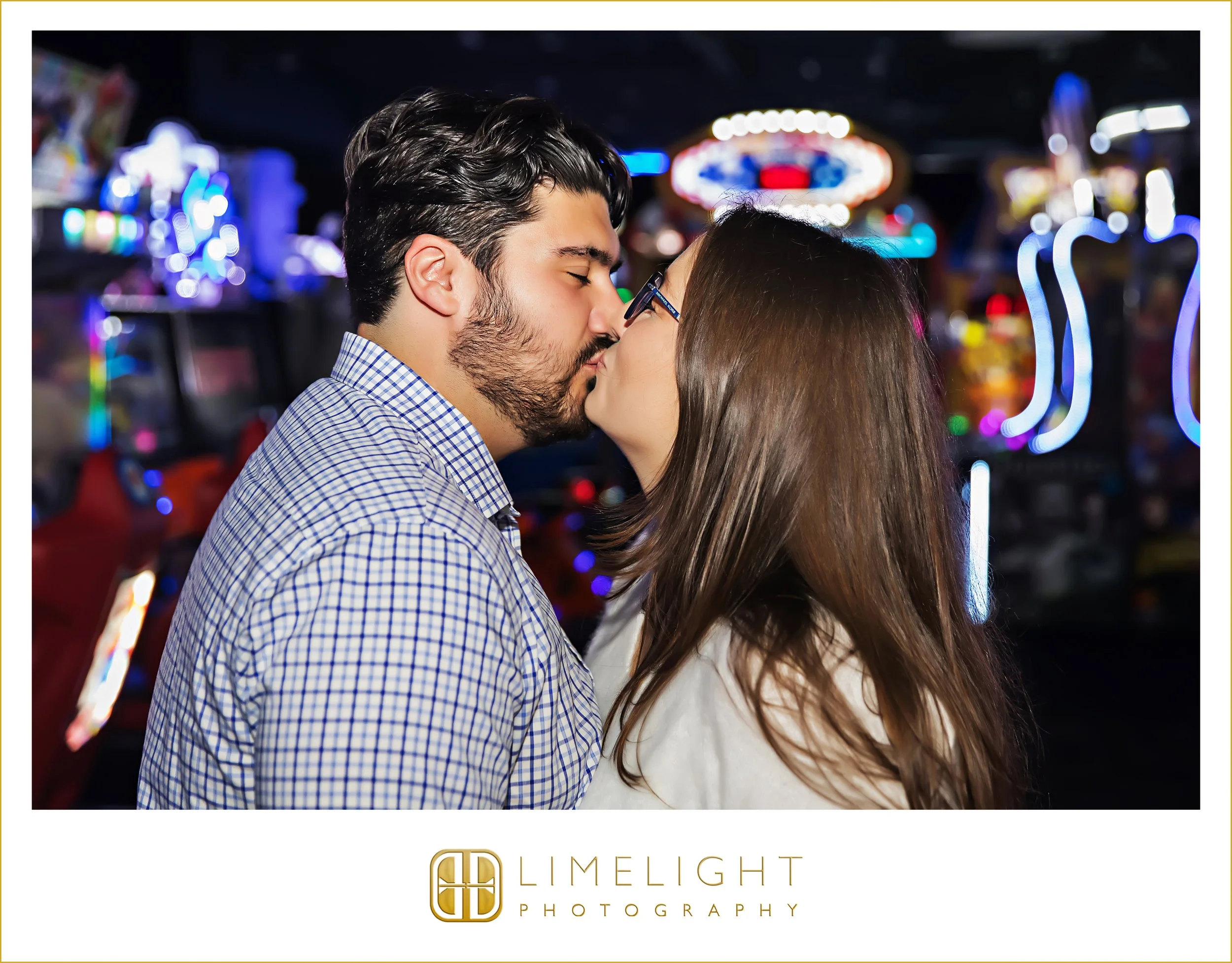 0021-engagement-session-arcade-inspo.jpg