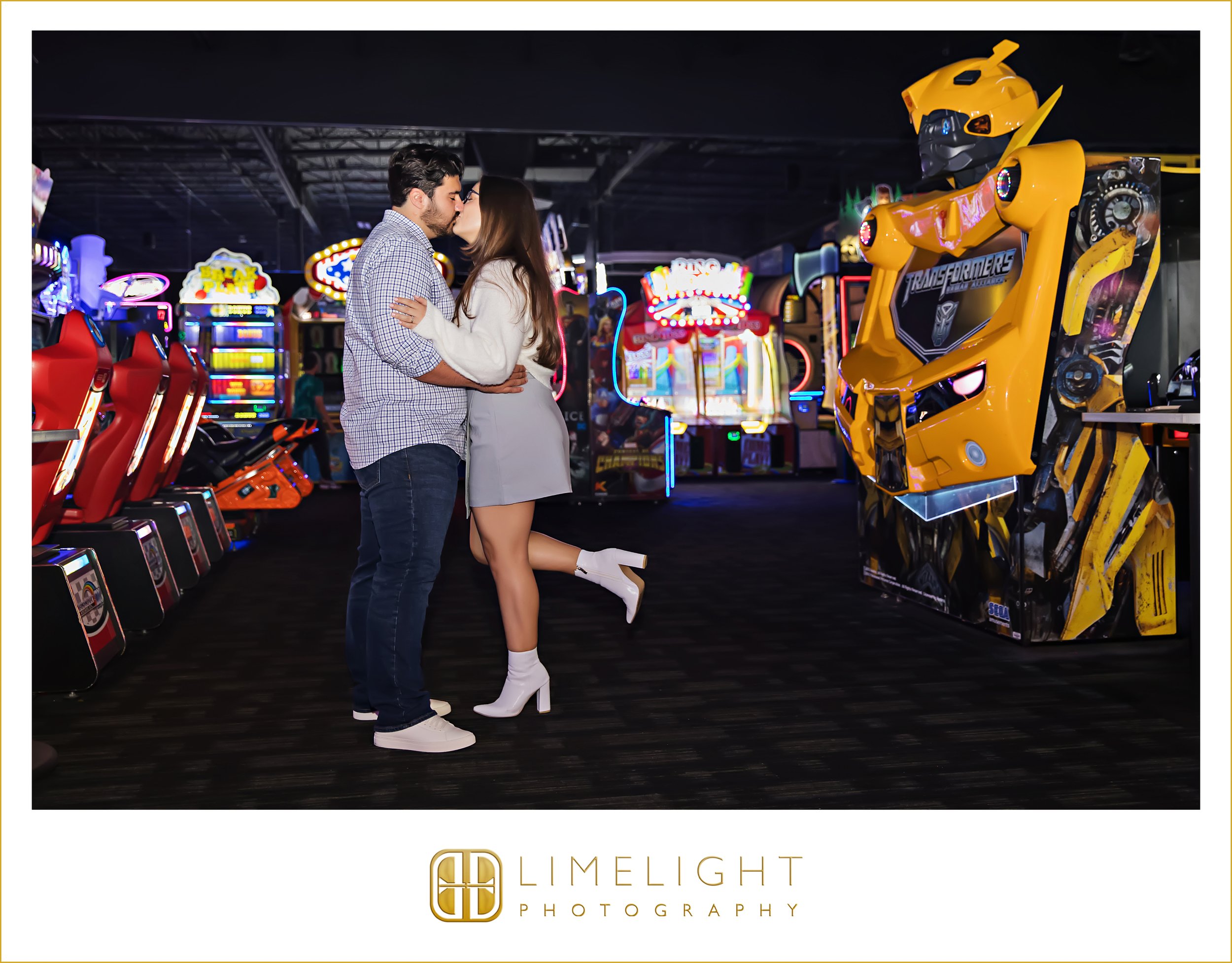 0023-engagement-session-arcade-inspo.jpg