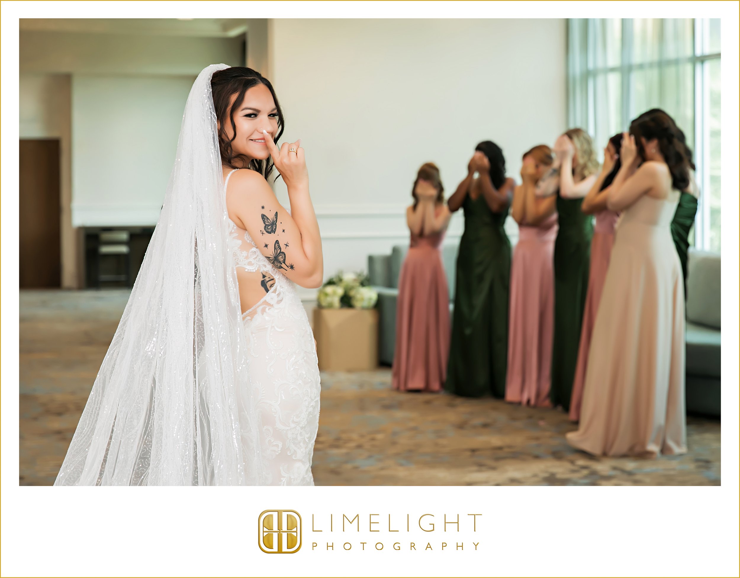 0017-The-Florida-Aquarium-Wedding-Photograoher.jpg