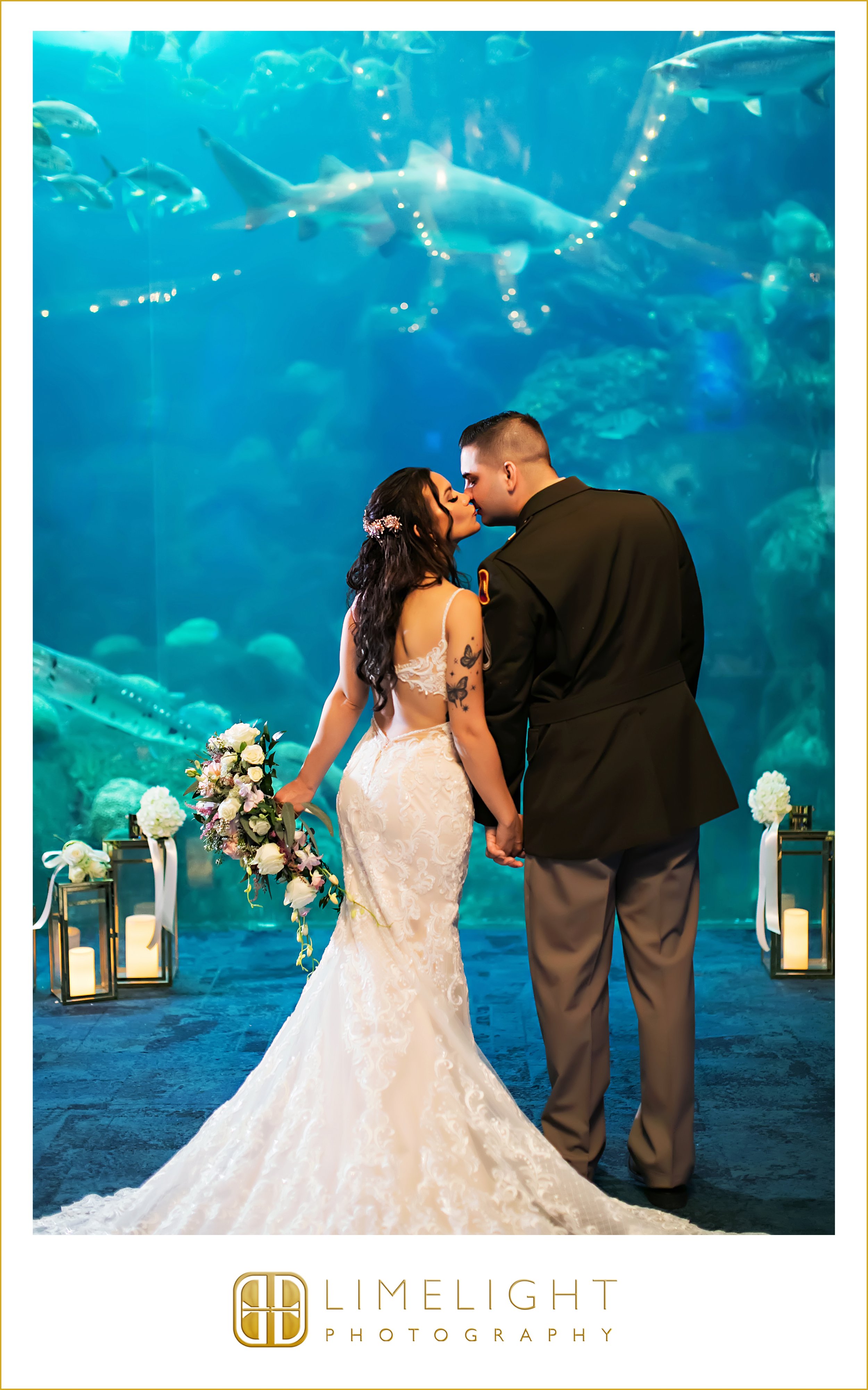 0059-The-Florida-Aquarium-Wedding-Photograoher.jpg