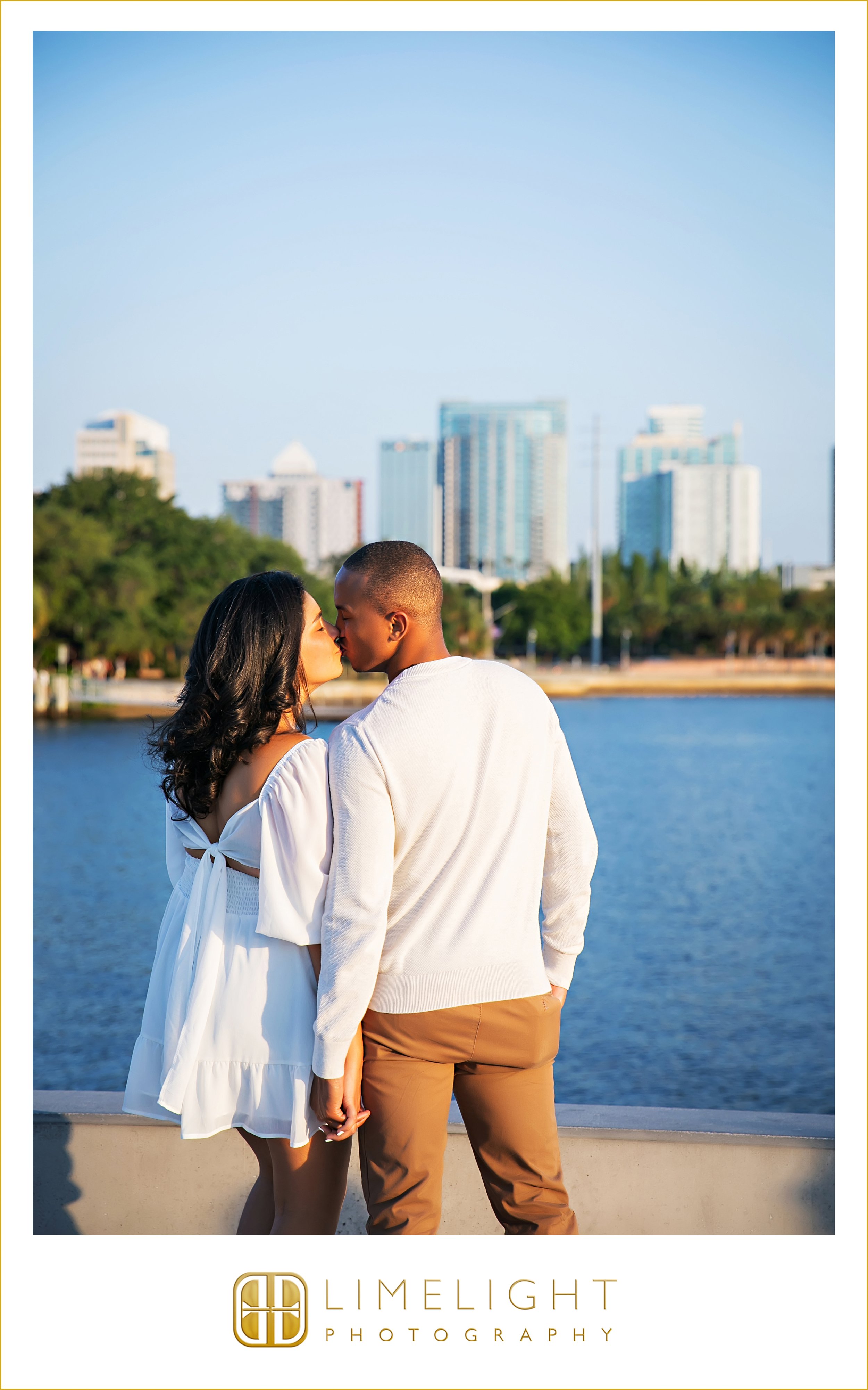 0010-Donwtown-Tampa-Engagement-Session-Inspo.jpg