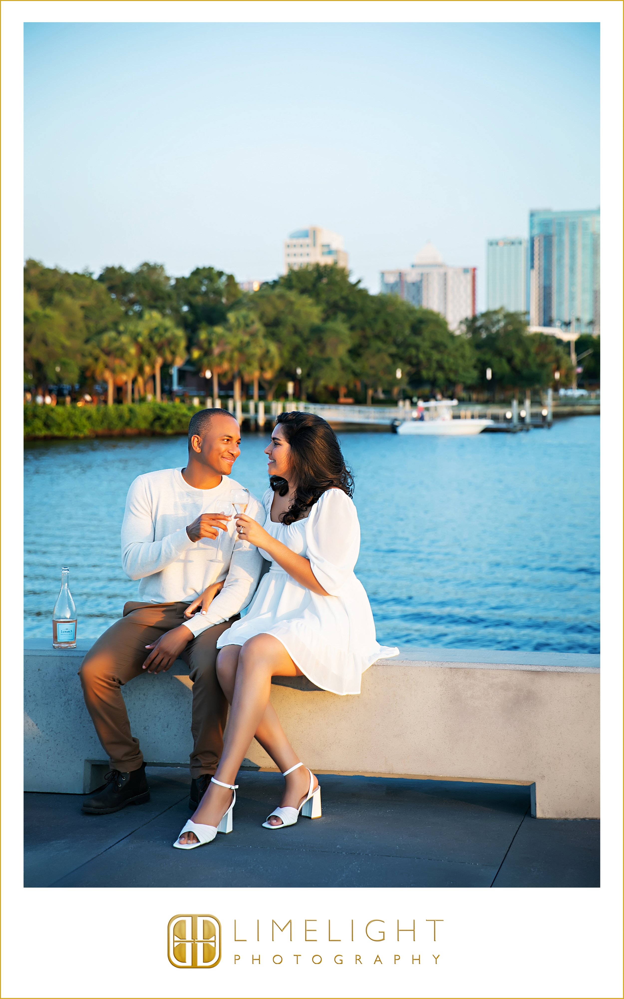 0017-Donwtown-Tampa-Engagement-Session-Inspo.jpg