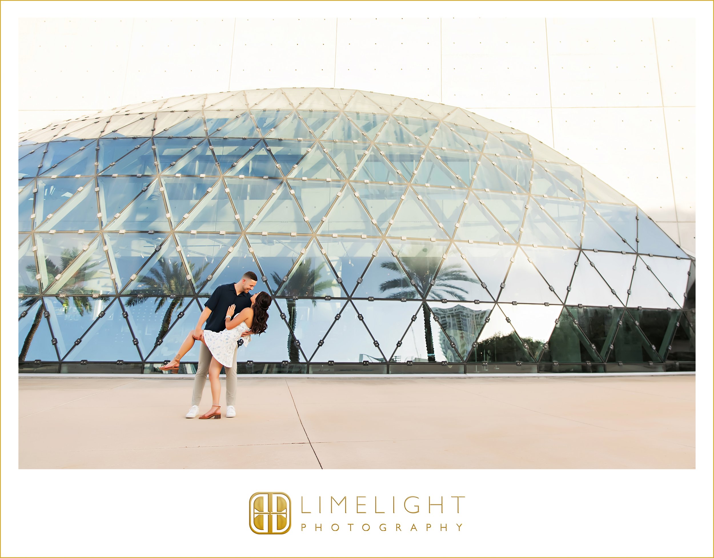 0006-The-Dali-Museum-Engagement-Session-Inspo.jpg