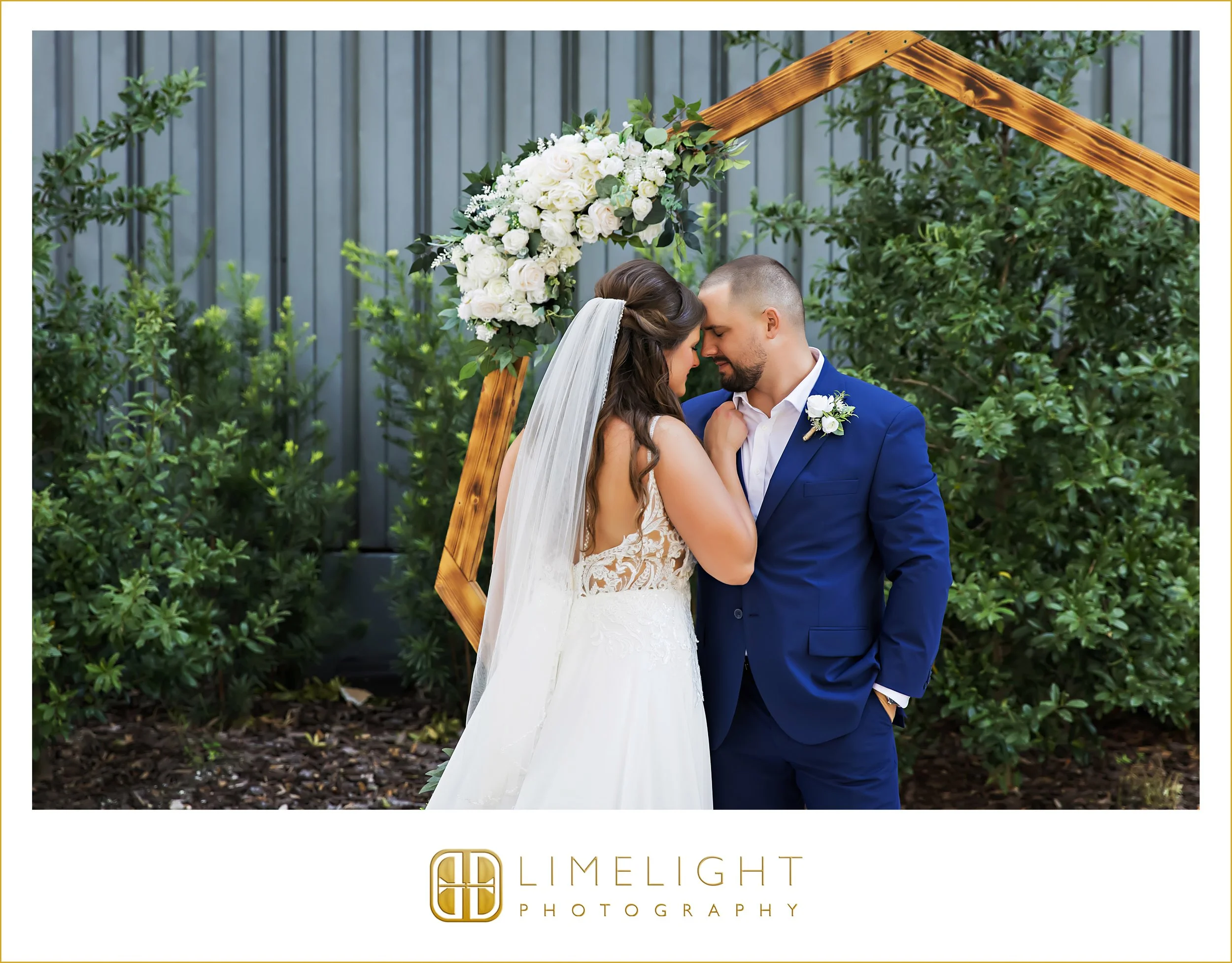 0030-Yuengling-Draft-Haus-&-Kitchen-Wedding-Inspo.jpg