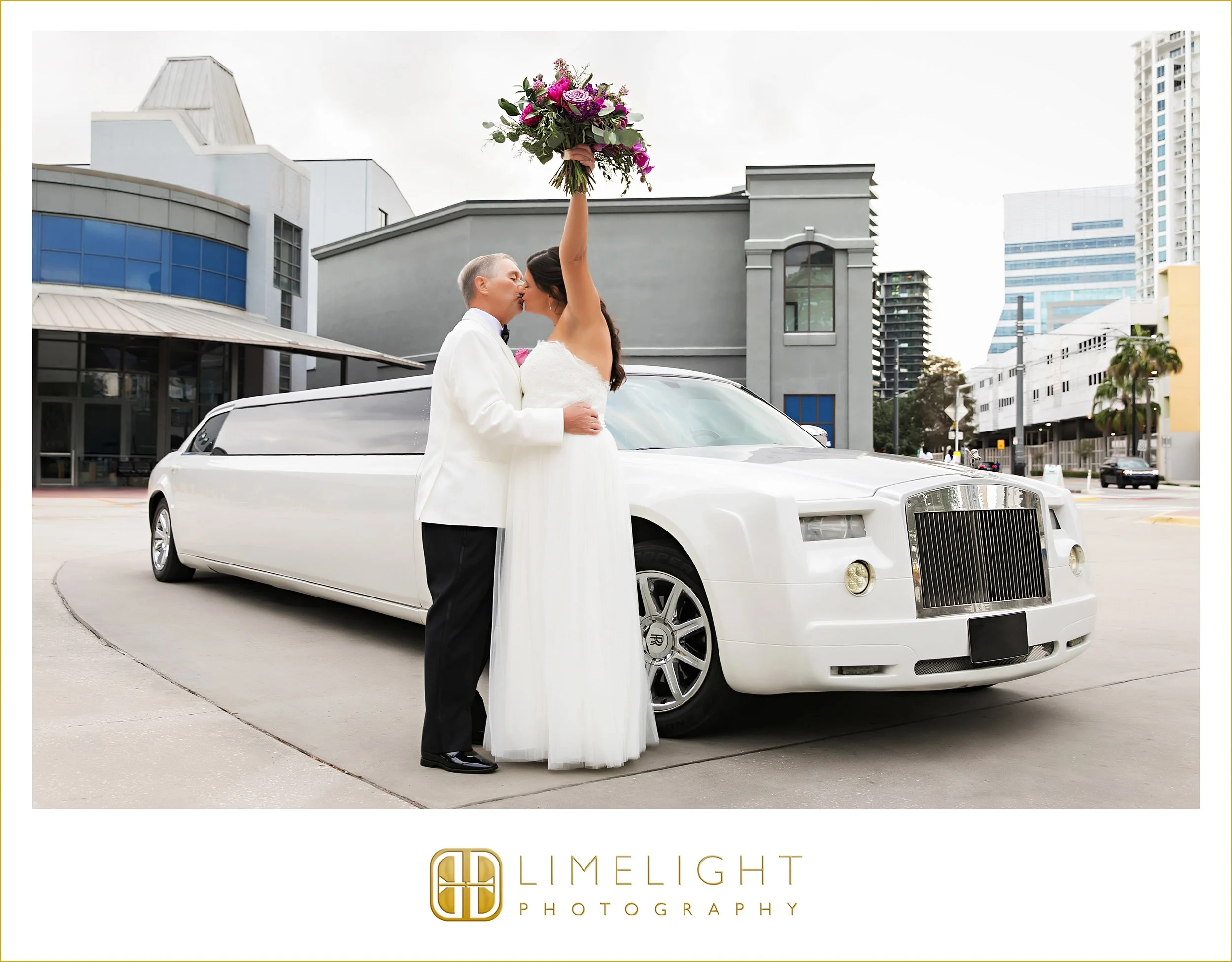 0023-The-Florida-Aquarium-Wedding-Day.jpg