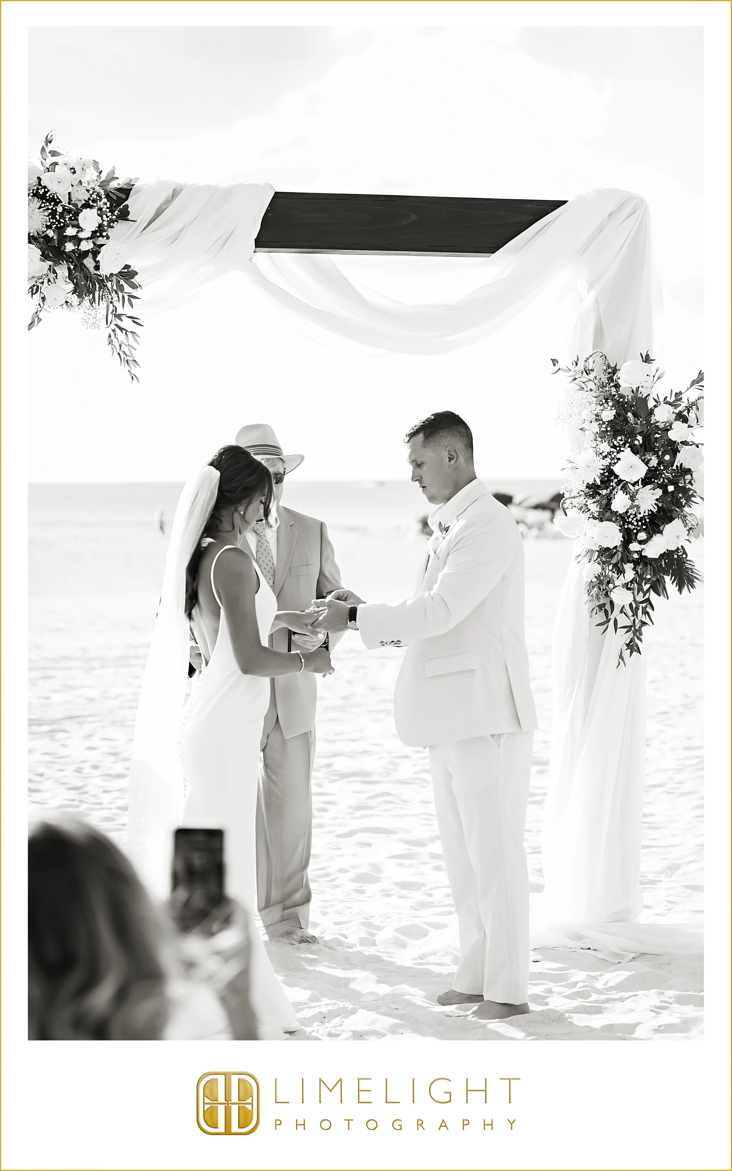 stephany-nicholas-marco-beach-wedding-sal-e-pepe27.jpg