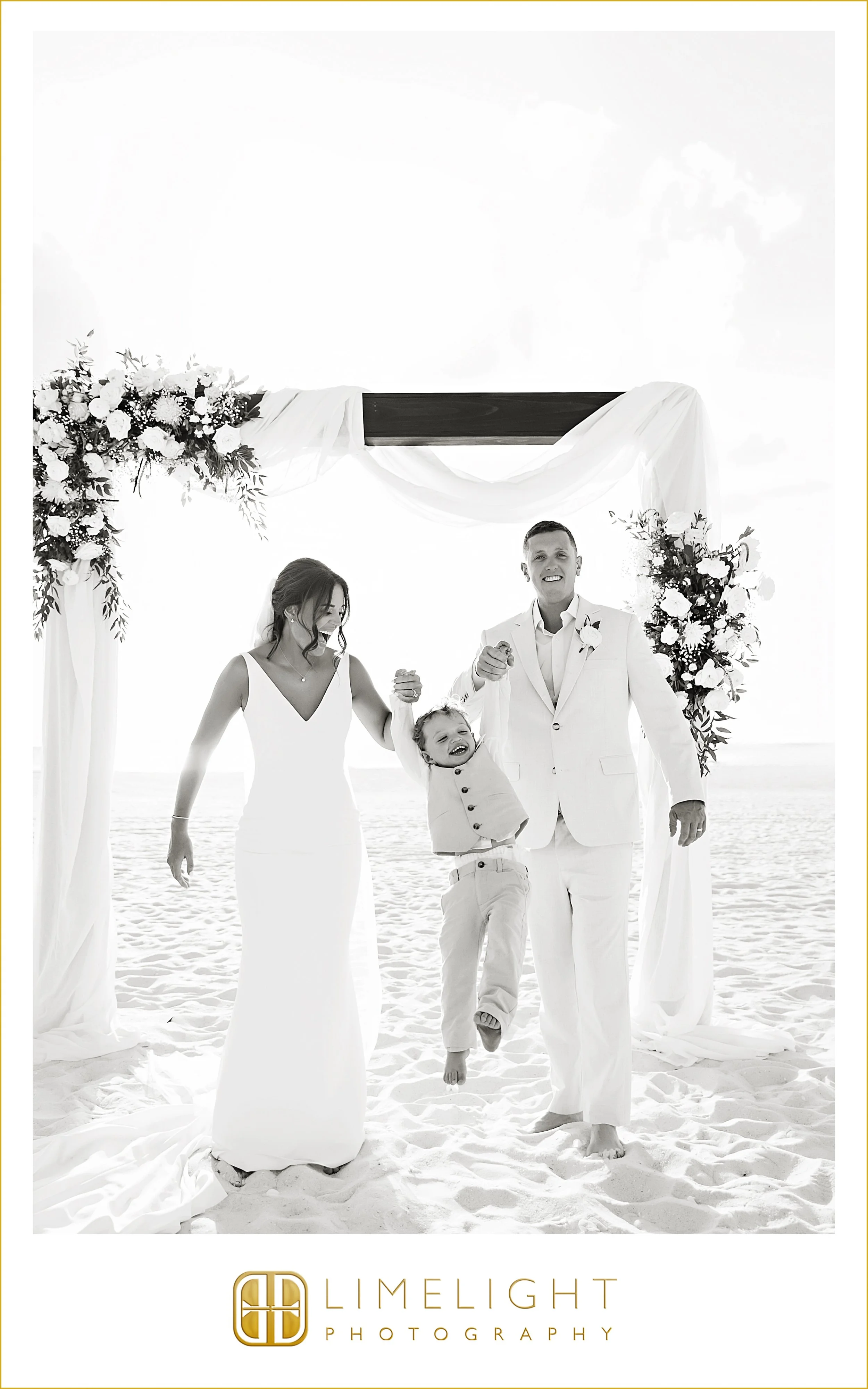 stephany-nicholas-marco-beach-wedding-sal-e-pepe33.jpg