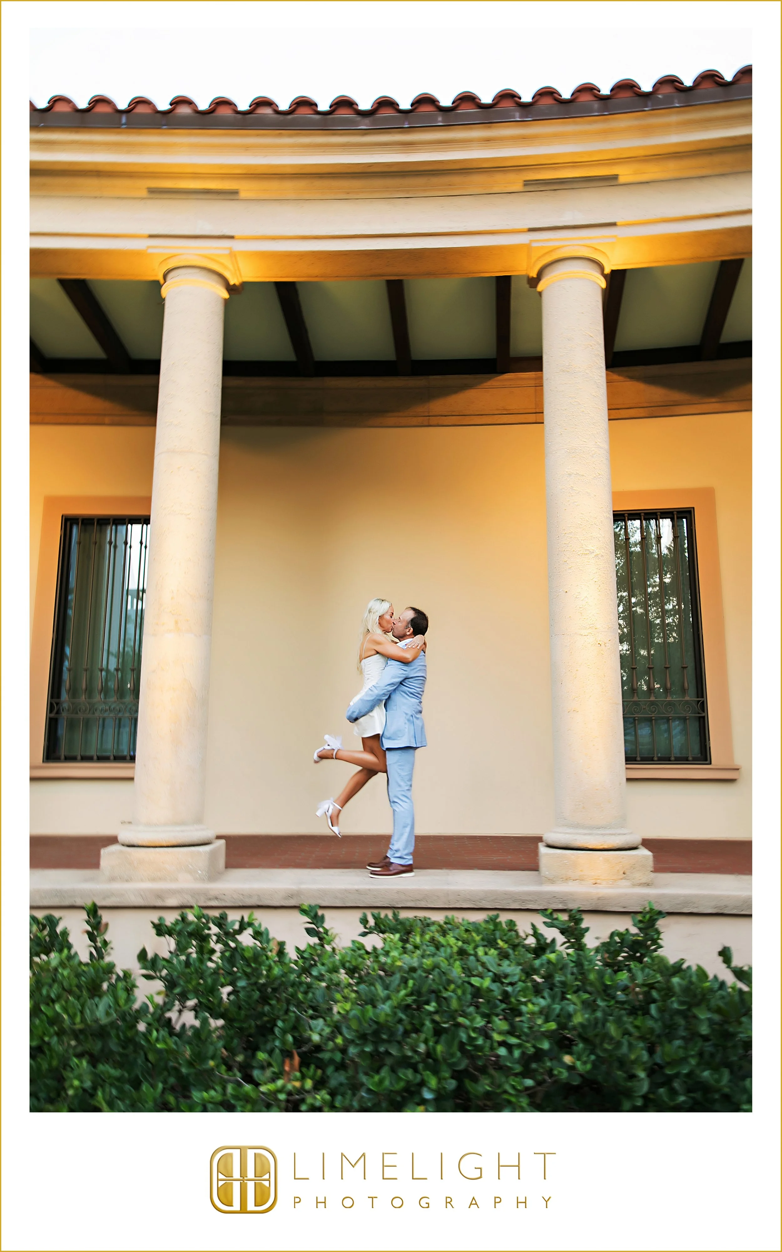 amy-nicholas-downtown-st-pete-engagement-session-photography15.jpg