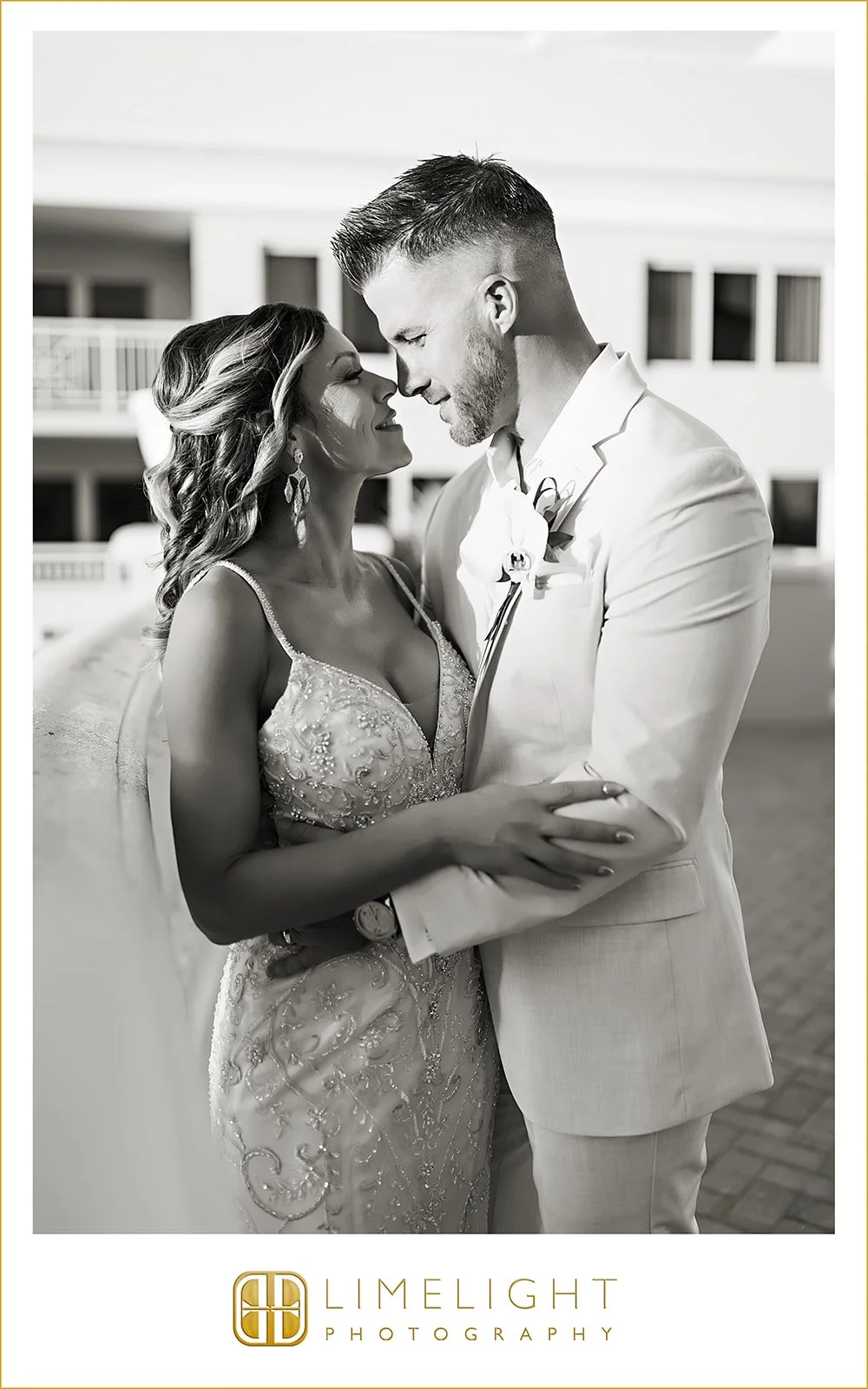 jessica-and-chris-clearwater-beach-wedding-photography-hyatt-regency-clearwater34.jpg