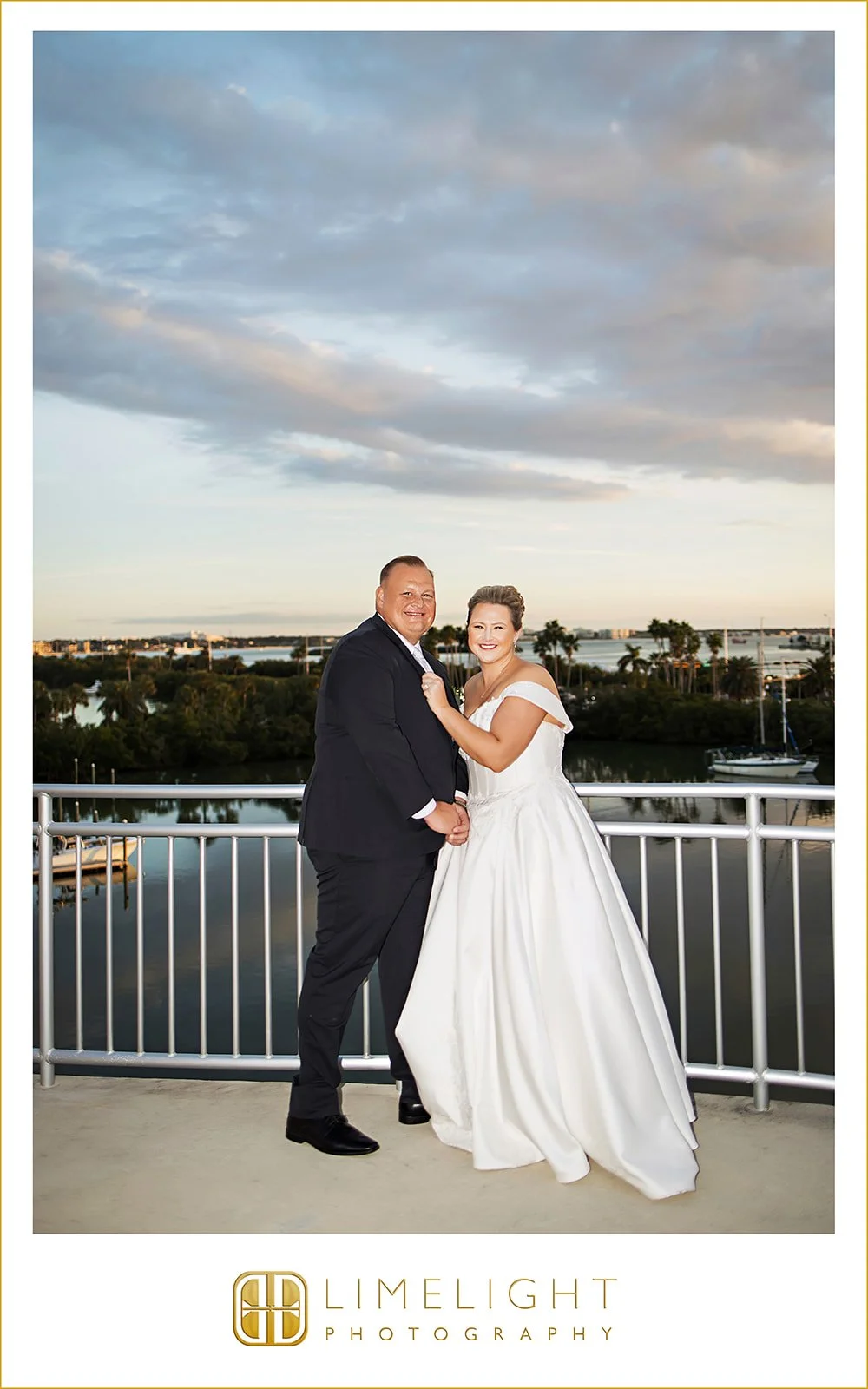 carson-and-chris-clearwater-marine-aquarium-florida-wedding-photography42.jpg