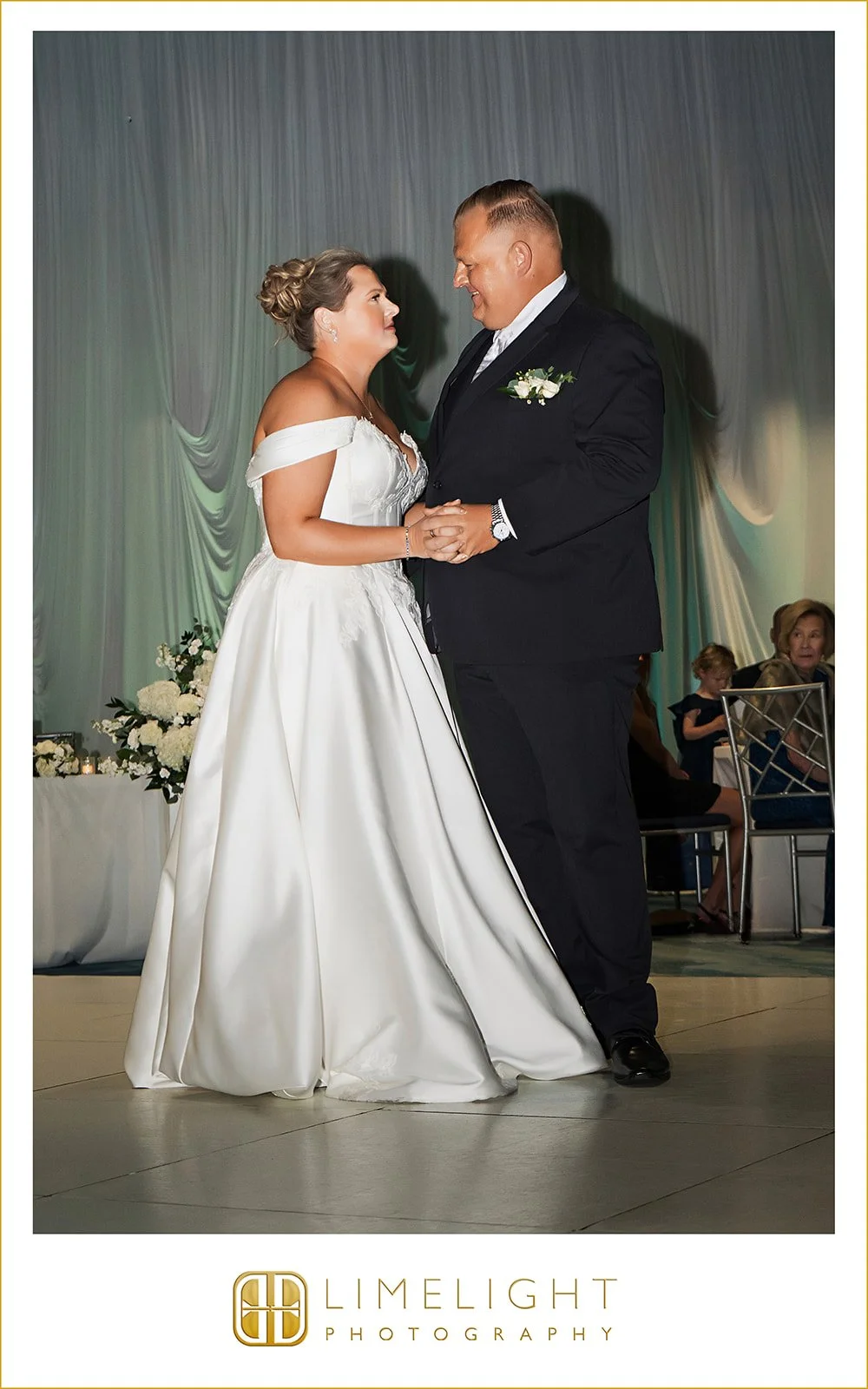 carson-and-chris-clearwater-marine-aquarium-florida-wedding-photography55.jpg