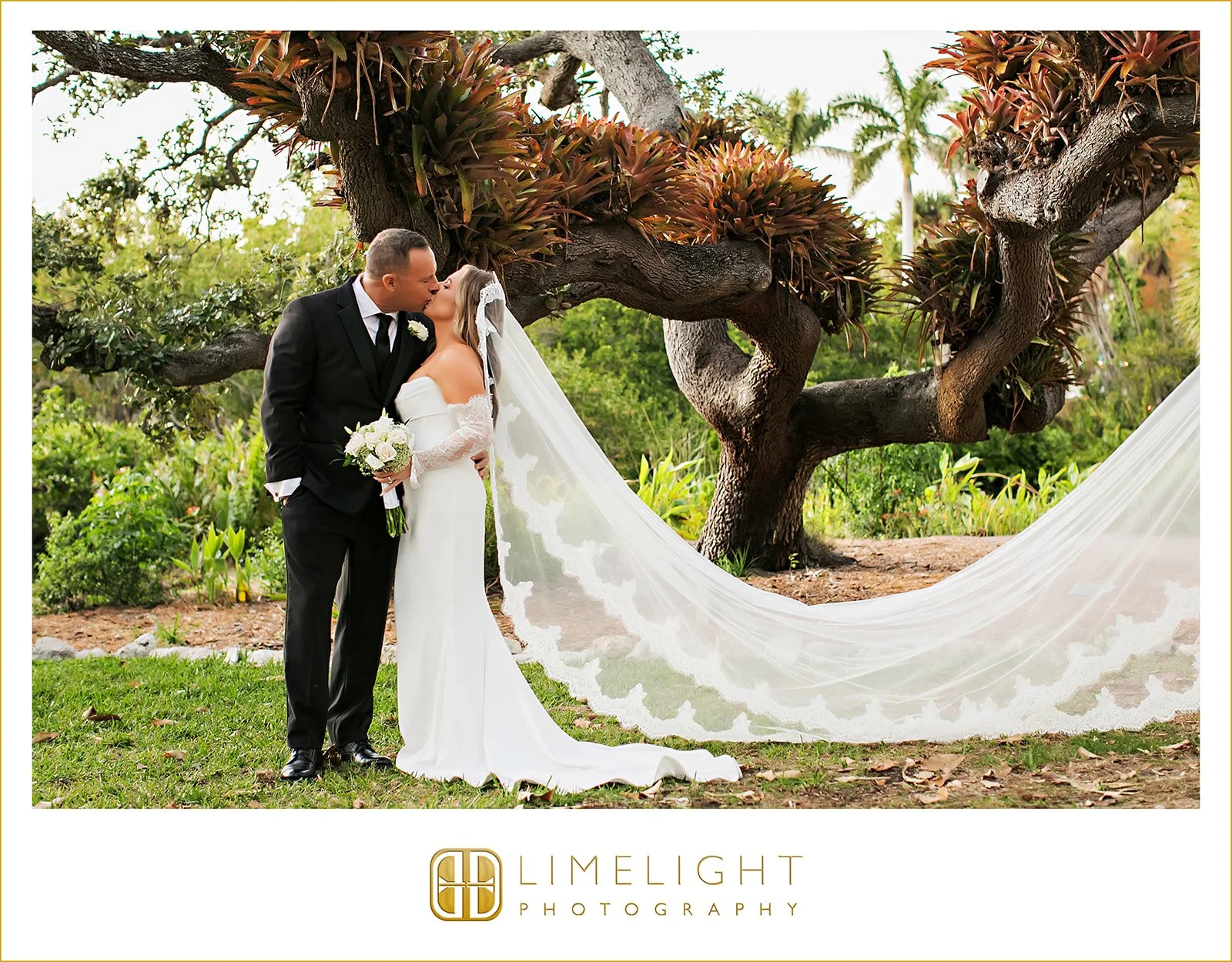 michaela-and-zachary-marie-selby-botanical-garden-wedding-florida-wedding-photographer41.jpg