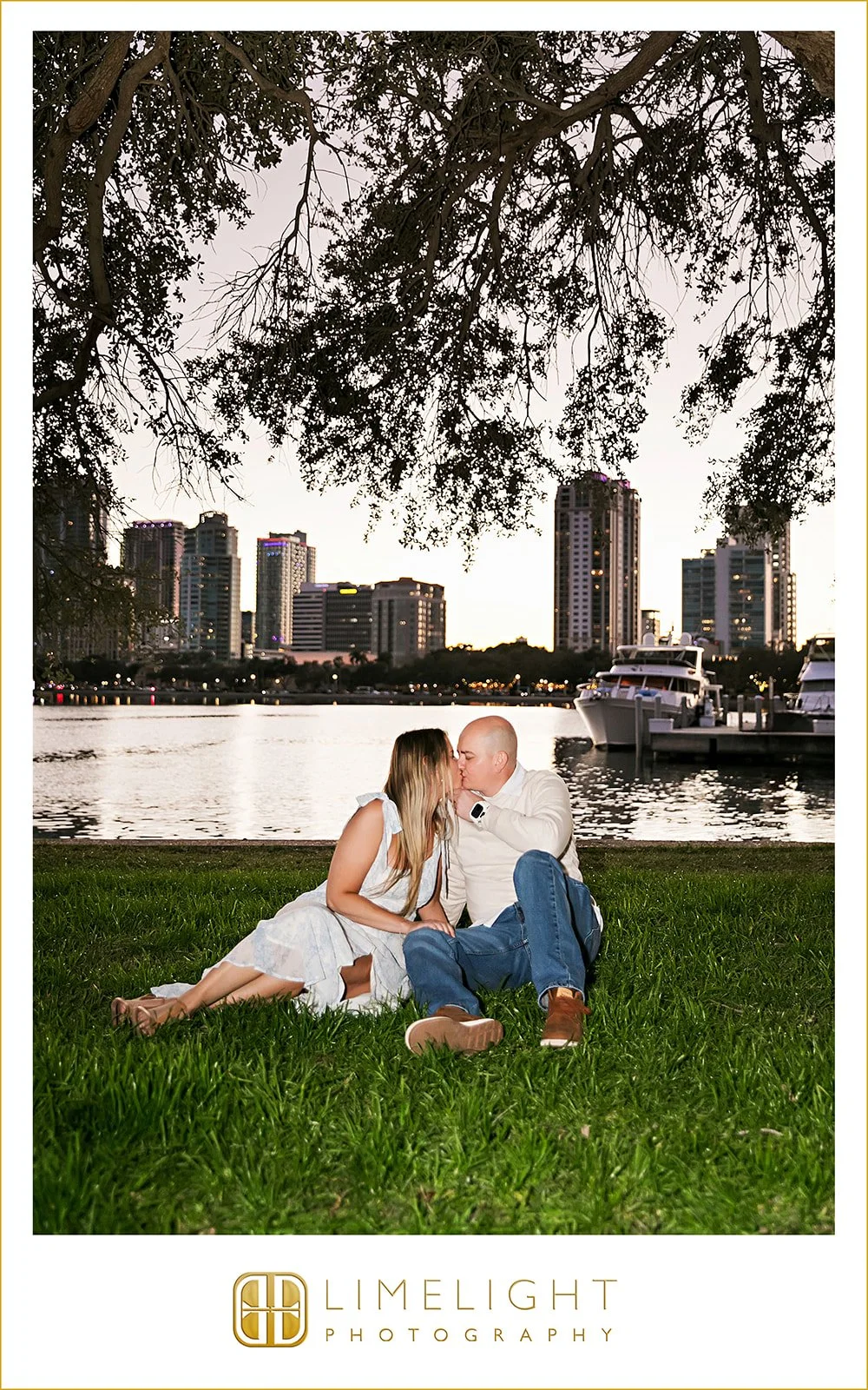 becky-and-steve-st-pete-florida-engagement-photography25.jpg