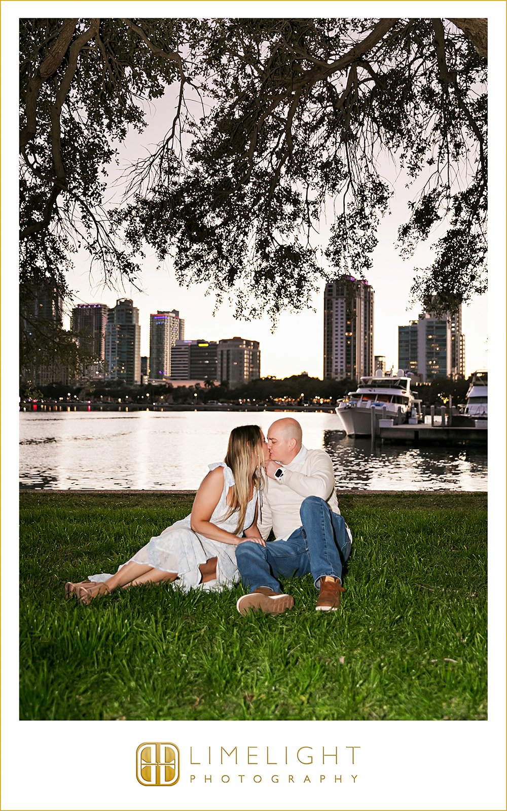 becky-and-steve-st-pete-florida-engagement-photography25.jpg
