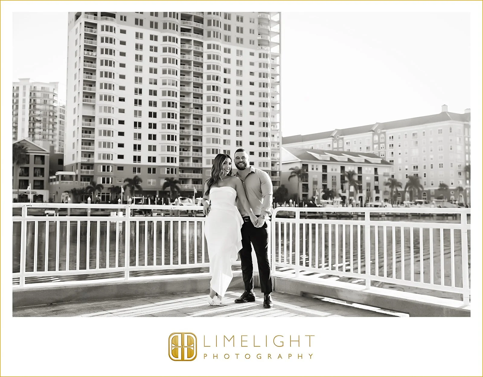 nicole-and-ryan-tampa-water-taxi-florida-engagement-photos2.jpg