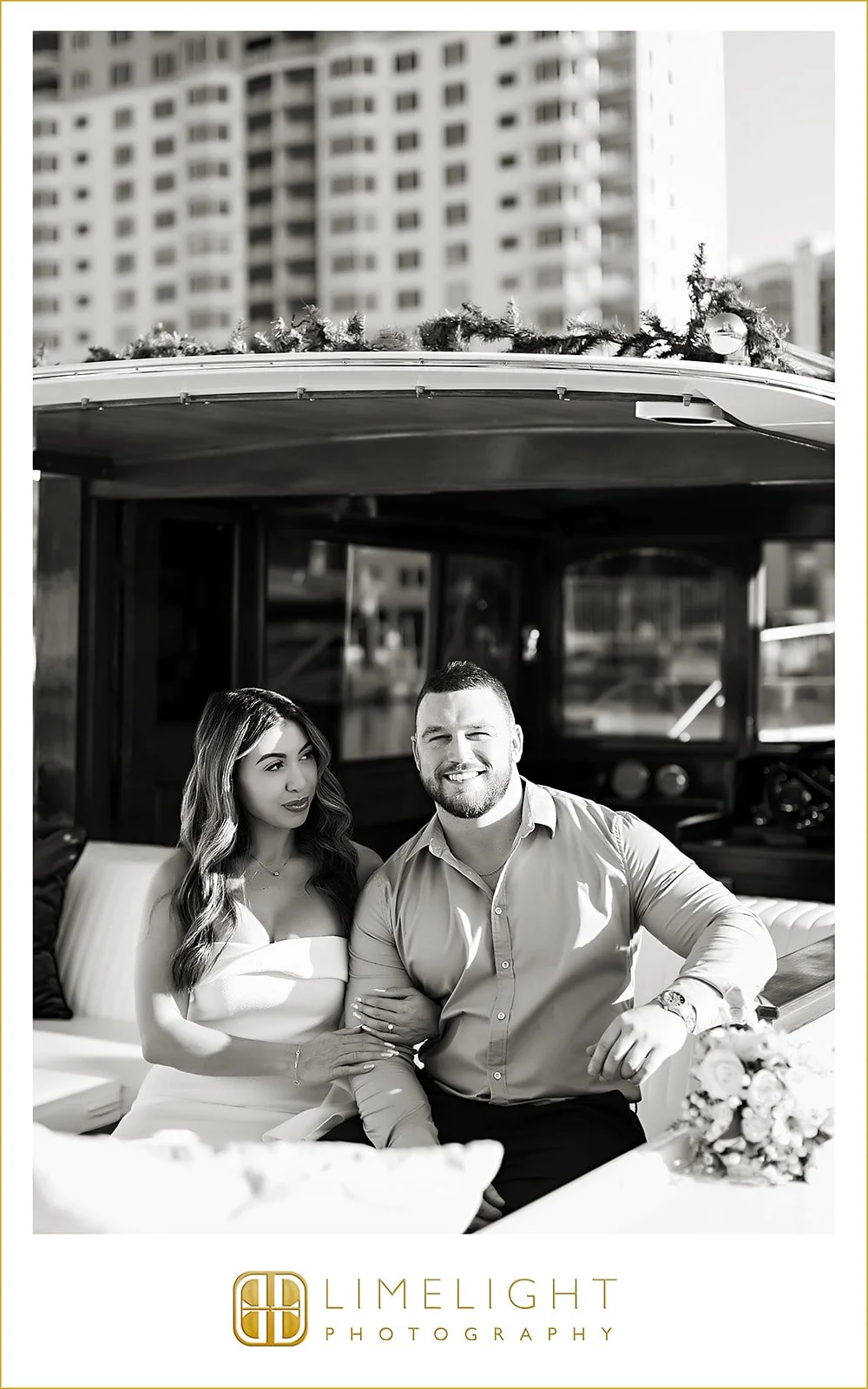 nicole-and-ryan-tampa-water-taxi-florida-engagement-photos7.jpg
