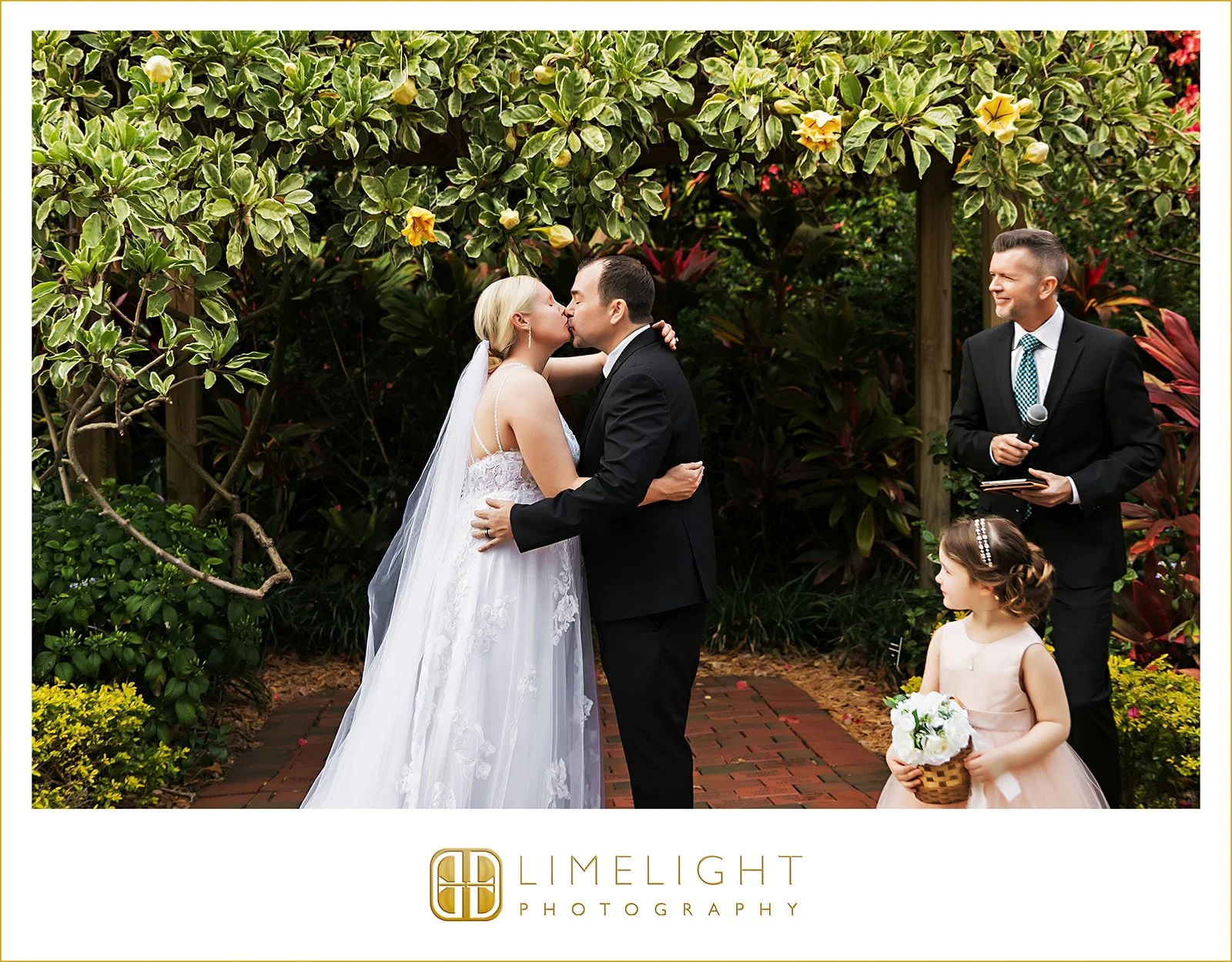 amy-and-derek-sunken-gardens-st-pete-wedding-photography10.jpg