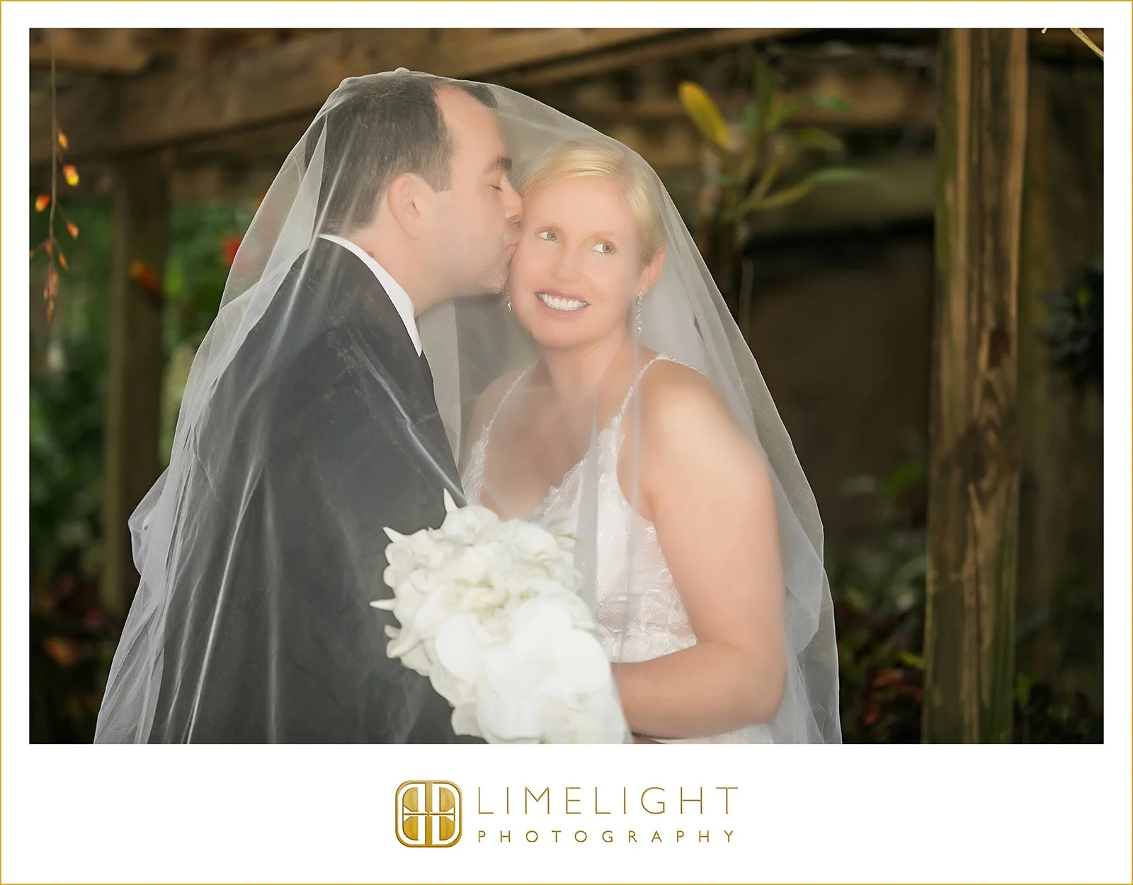 amy-and-derek-sunken-gardens-st-pete-wedding-photography25.jpg