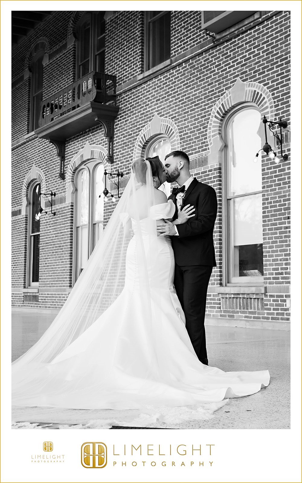 olga-and-matt-oxford-exchange-florida-tampa-wedding-photography39.jpg